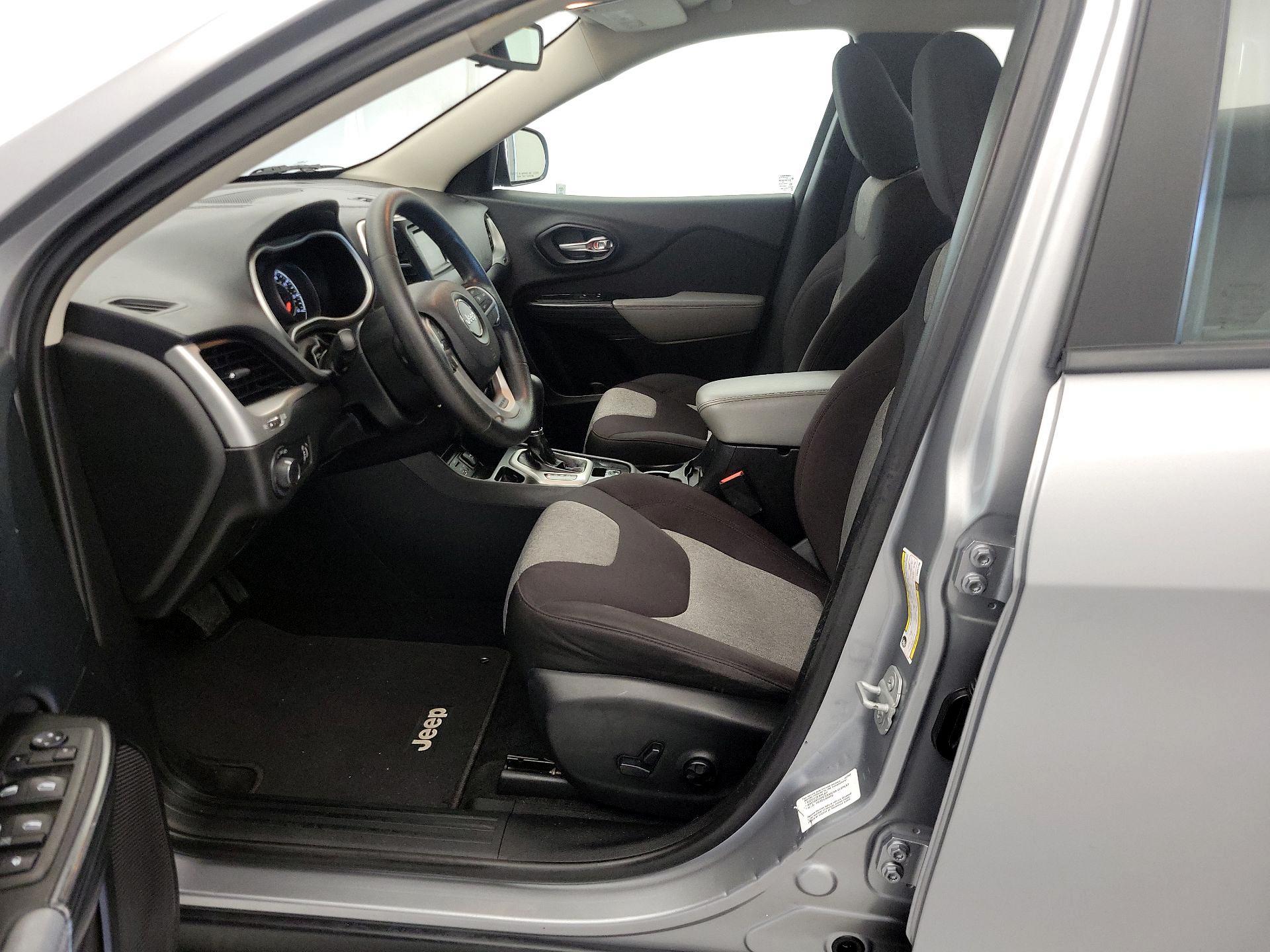Thumbnail: 2014 Jeep Cherokee - 11