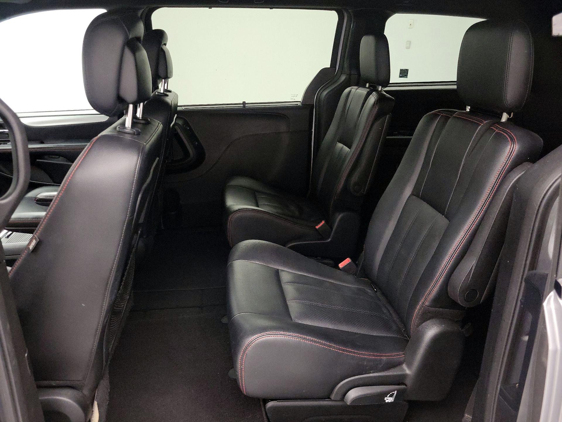 Thumbnail: 2018 Dodge Grand Caravan - 19