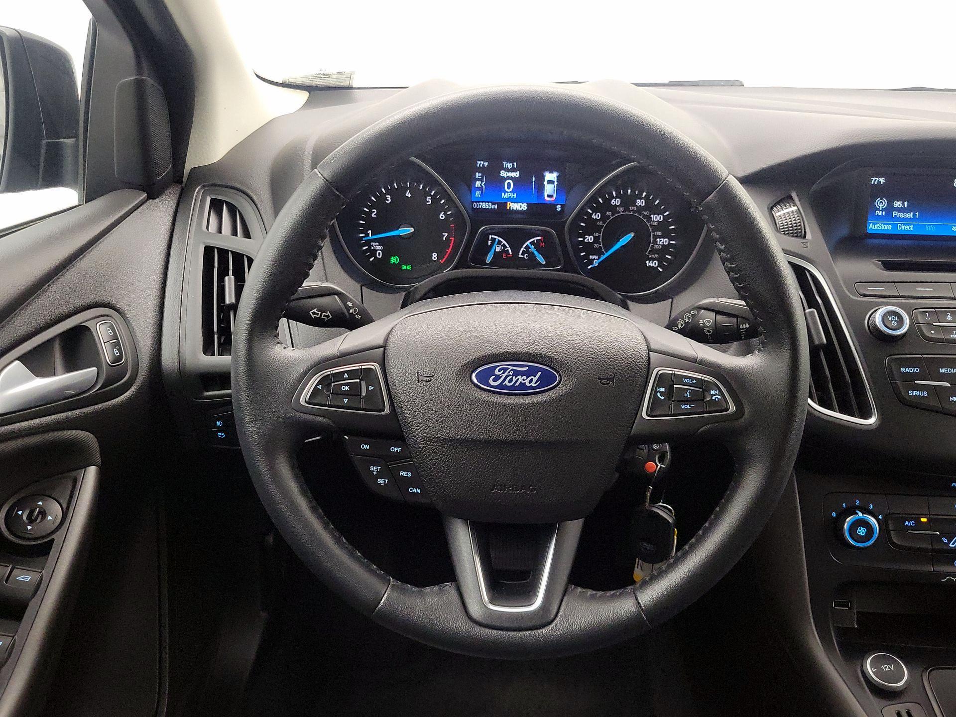 Thumbnail: 2015 Ford Focus - 10