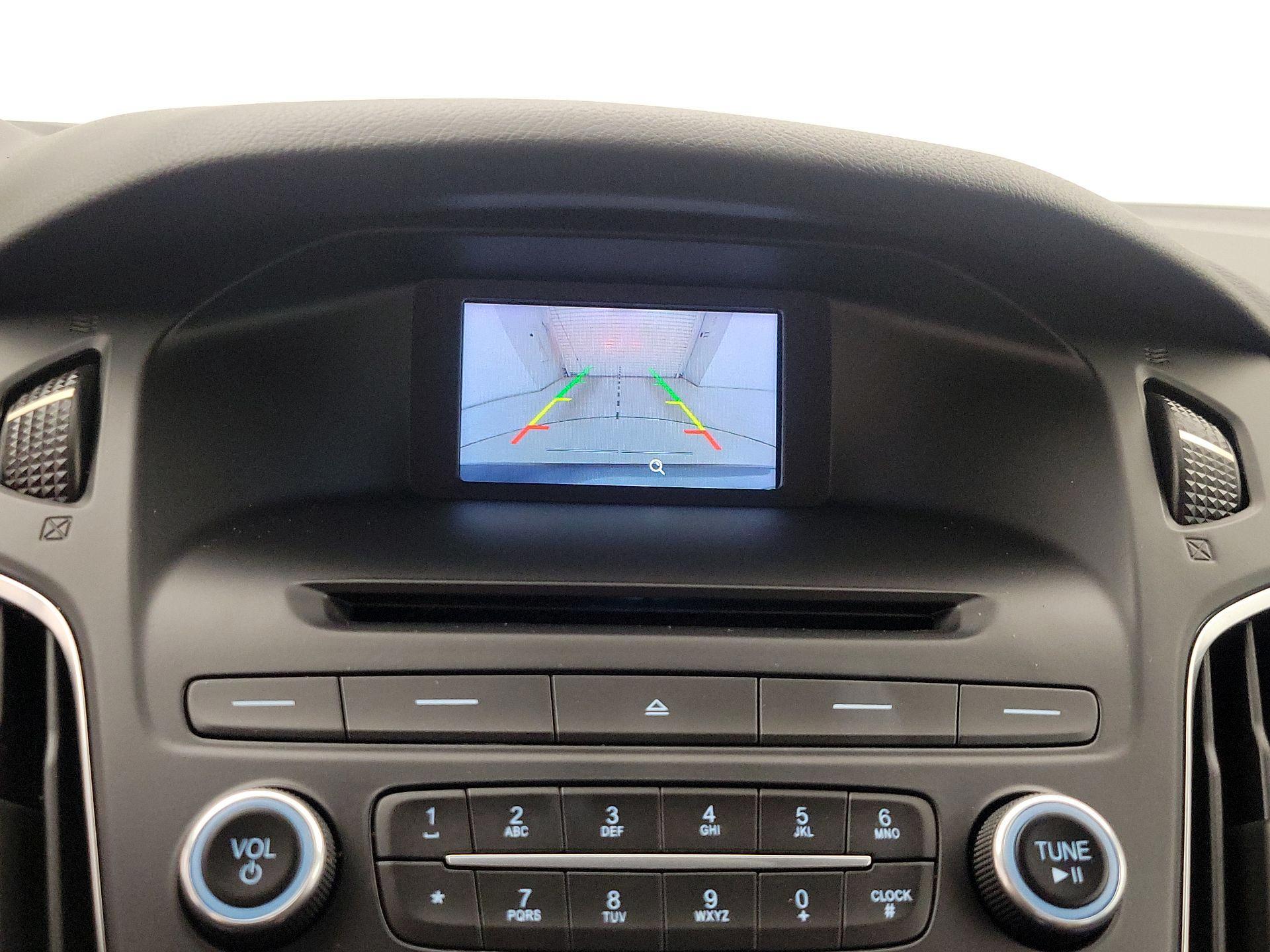 Thumbnail: 2015 Ford Focus - 14