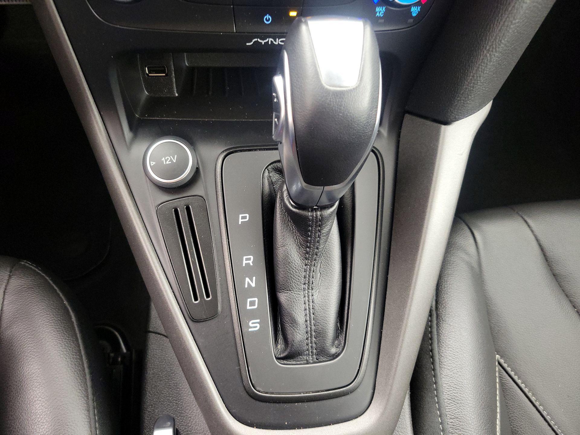 Thumbnail: 2015 Ford Focus - 17