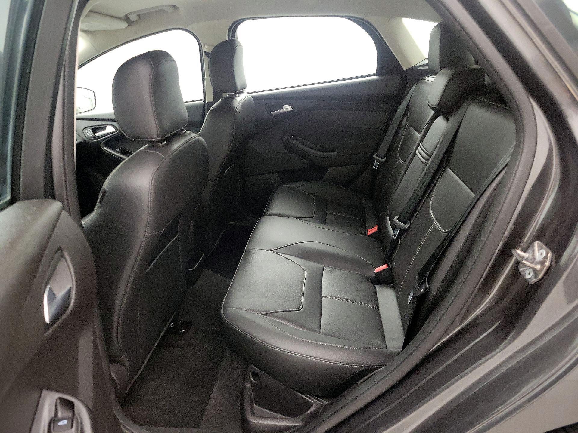 Thumbnail: 2015 Ford Focus - 19