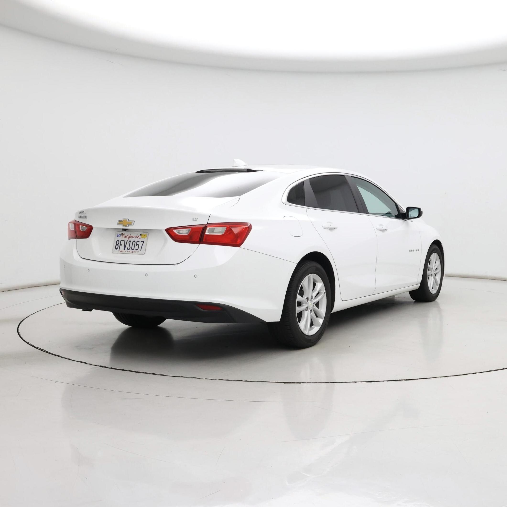 Thumbnail: 2018 Chevrolet Malibu - 8