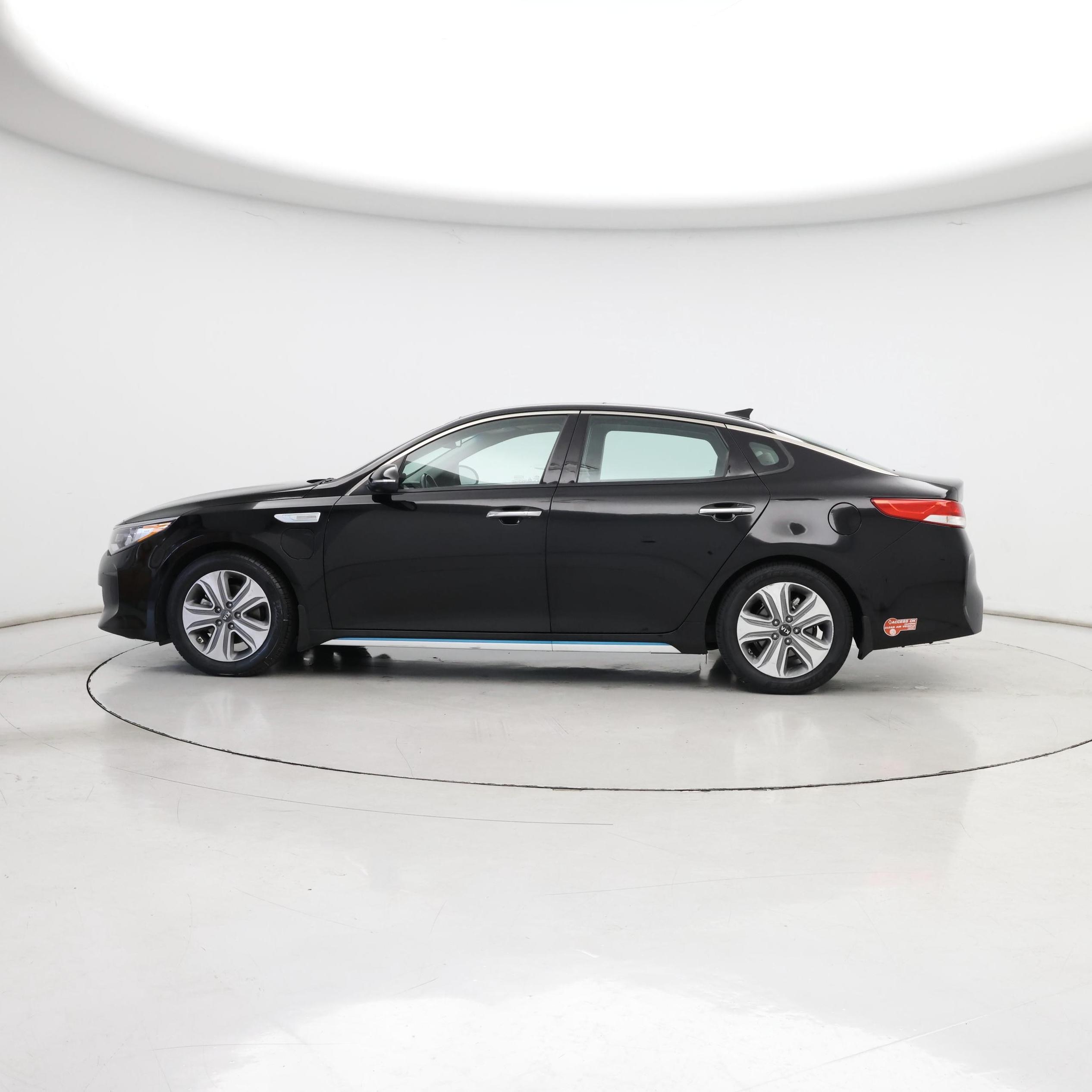 Thumbnail: 2017 Kia Optima - 3