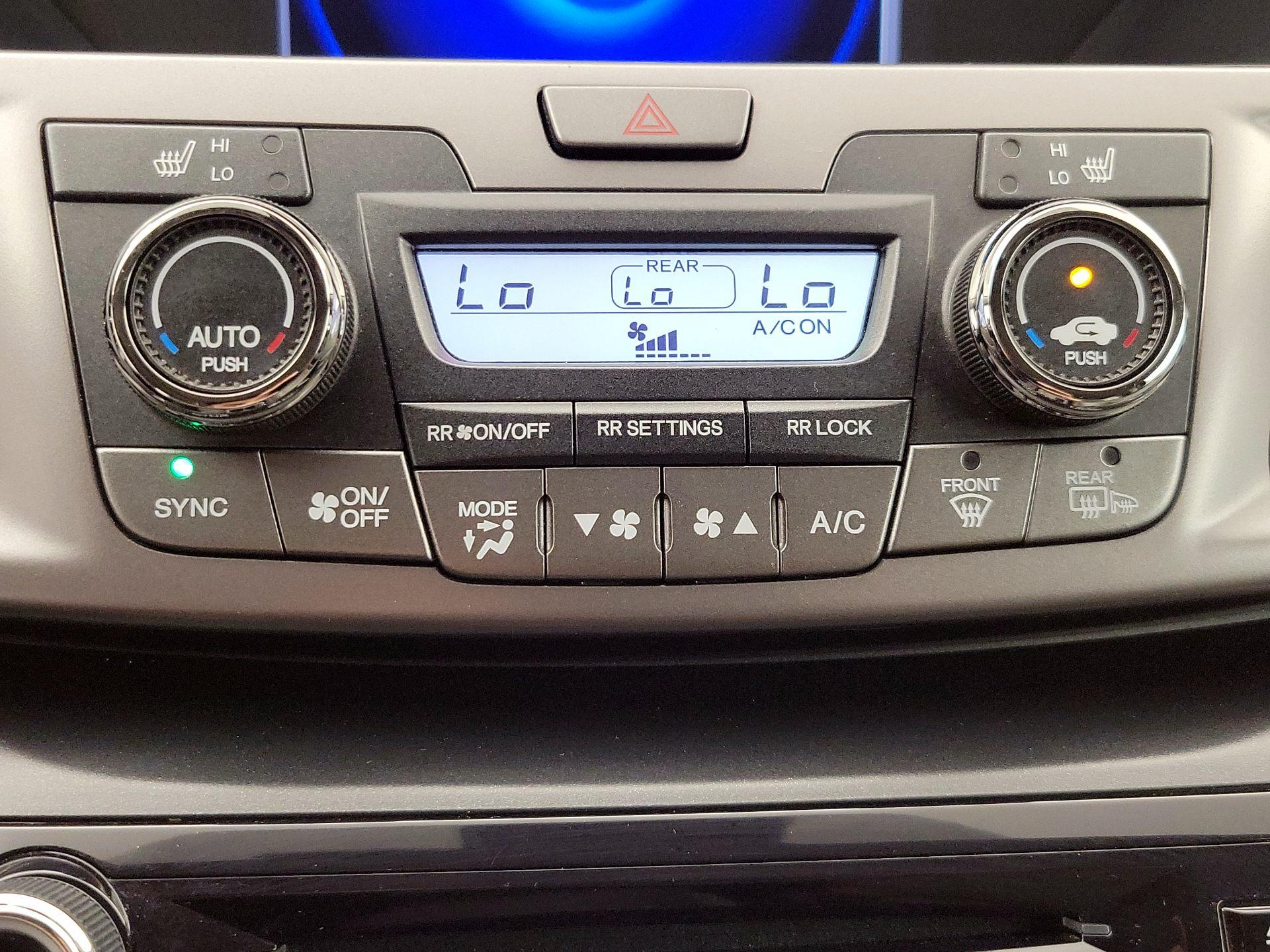 Thumbnail: 2015 Honda Odyssey - 17