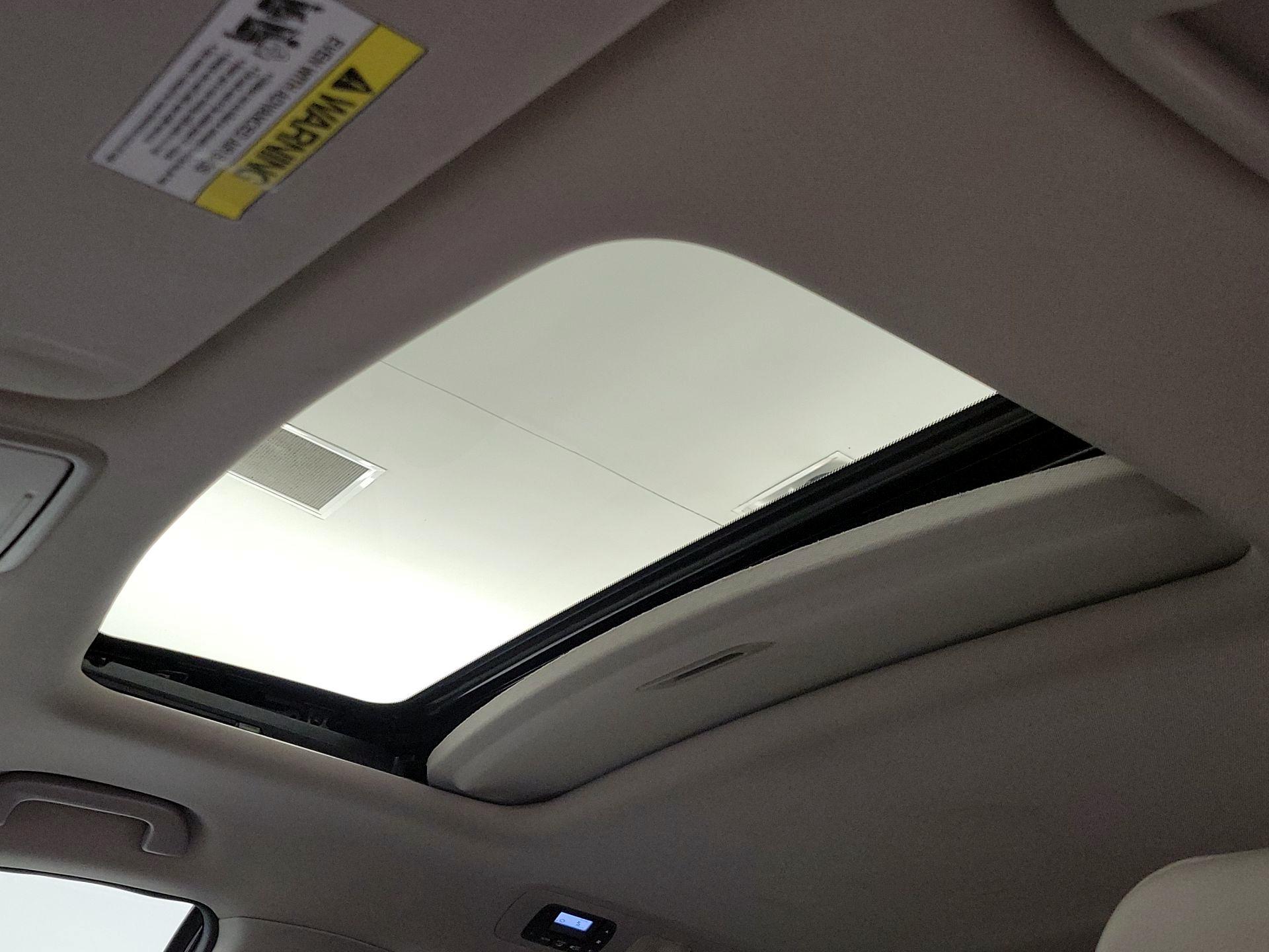 Thumbnail: 2015 Honda Odyssey - 20