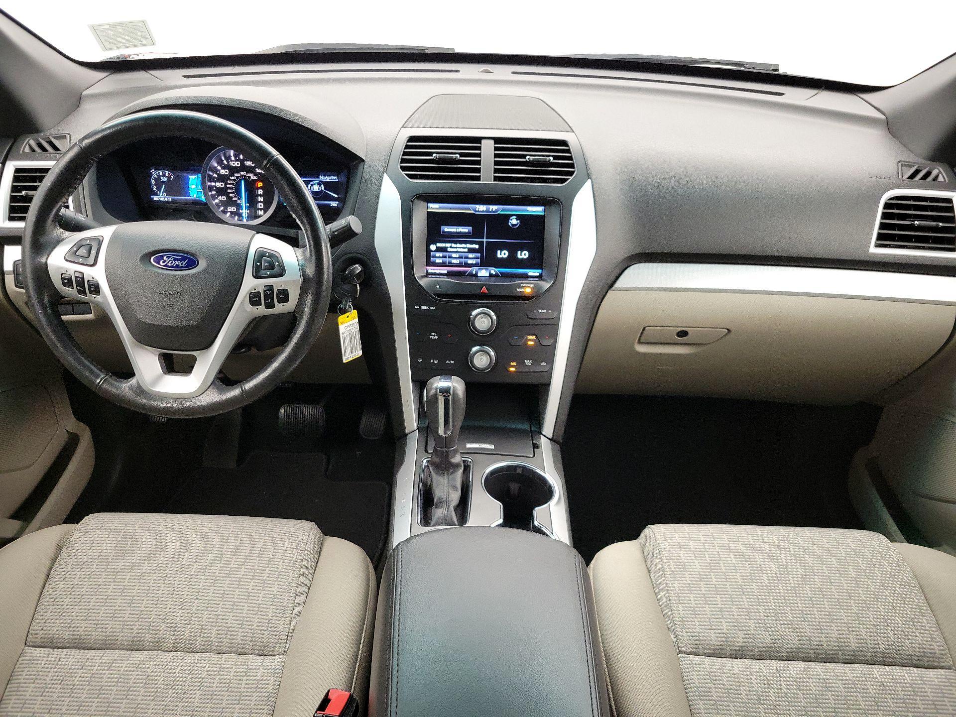 Thumbnail: 2015 Ford Explorer - 9