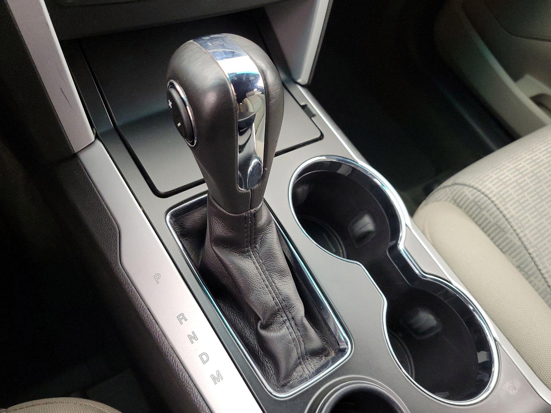 Thumbnail: 2015 Ford Explorer - 18