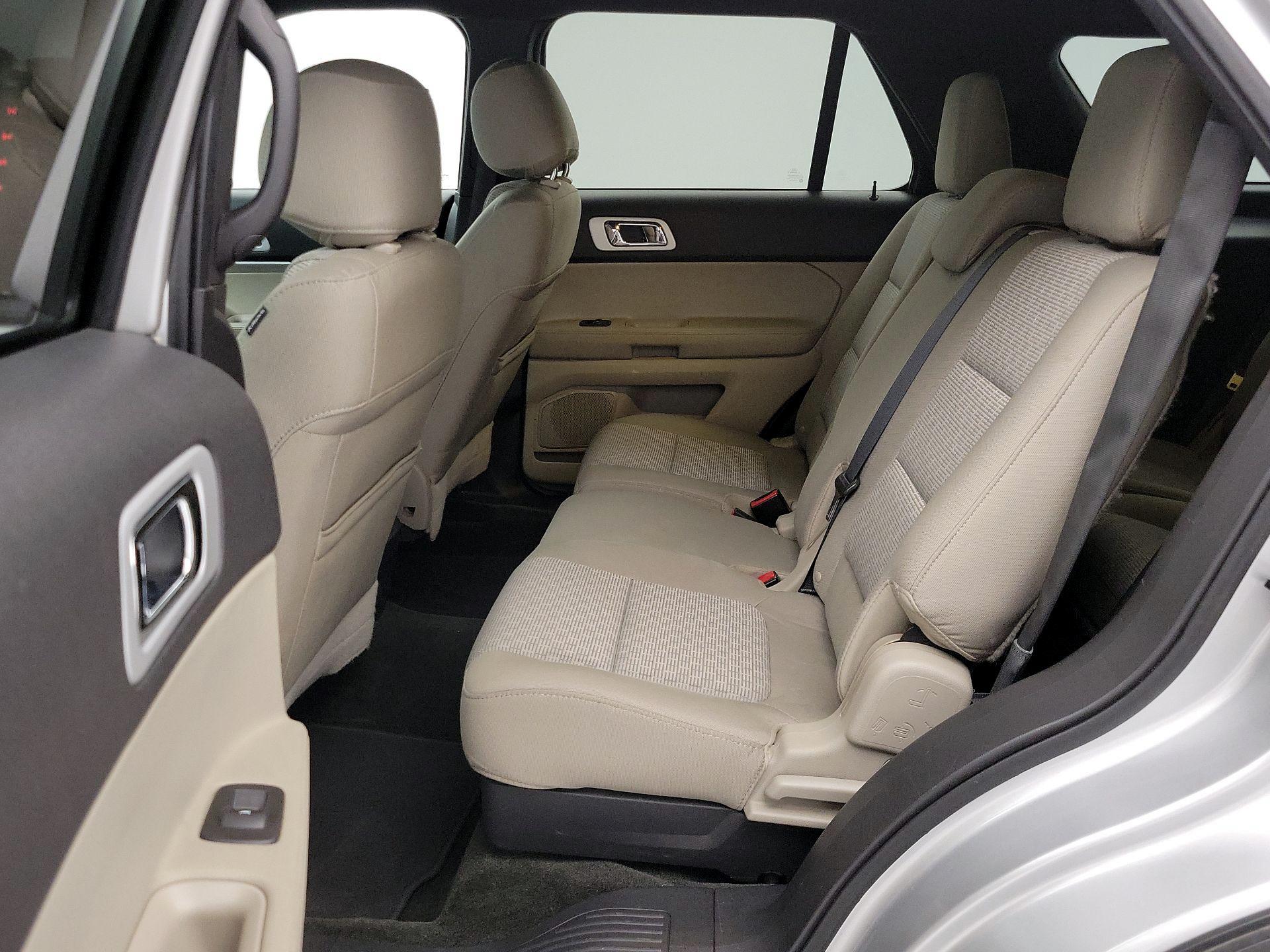 Thumbnail: 2015 Ford Explorer - 20