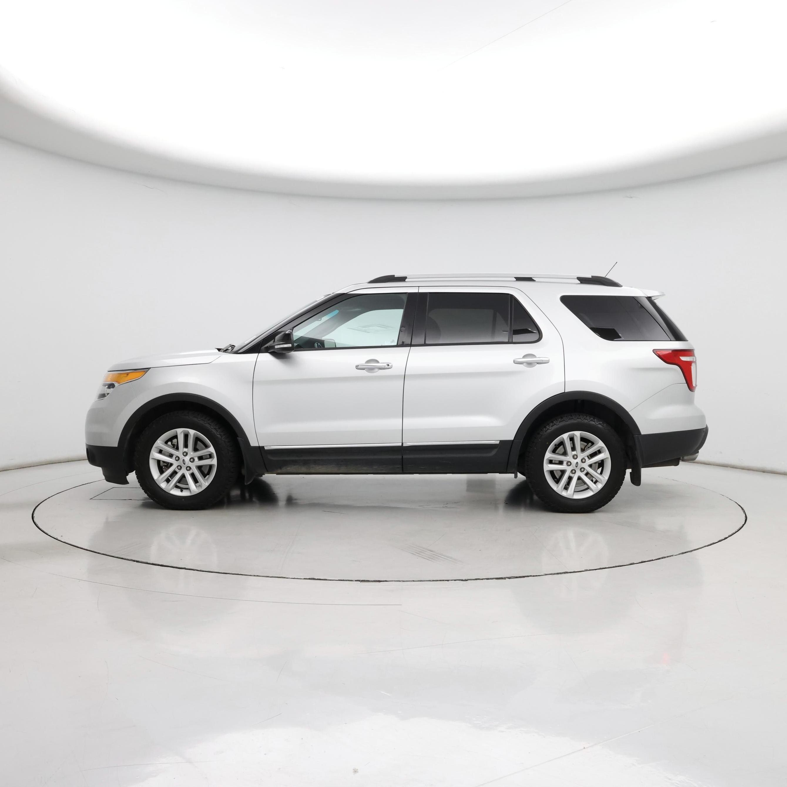Thumbnail: 2015 Ford Explorer - 3