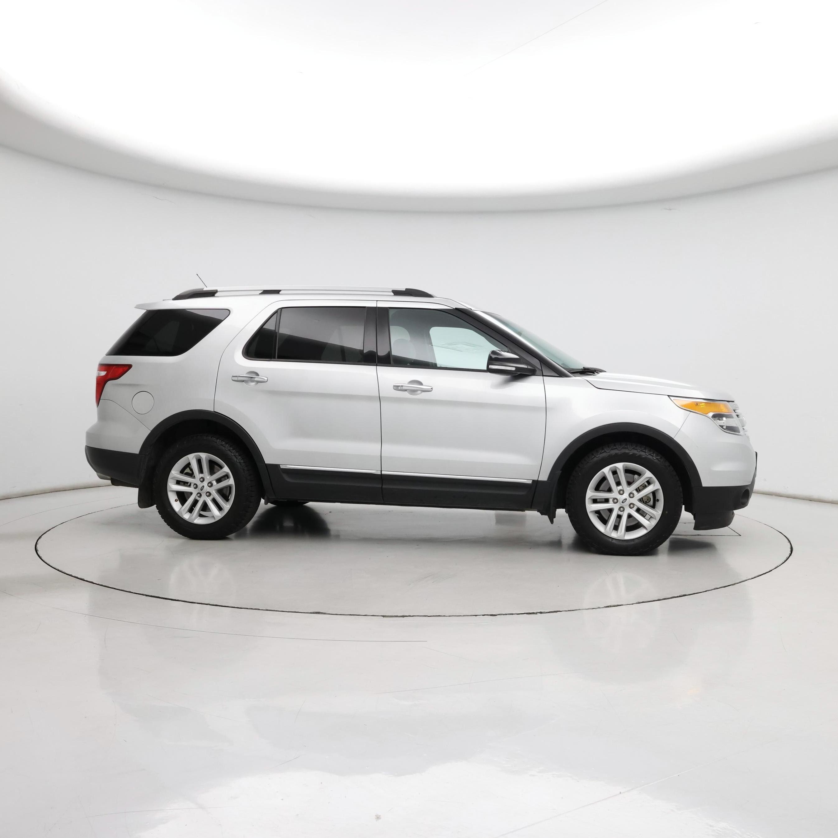 Thumbnail: 2015 Ford Explorer - 7