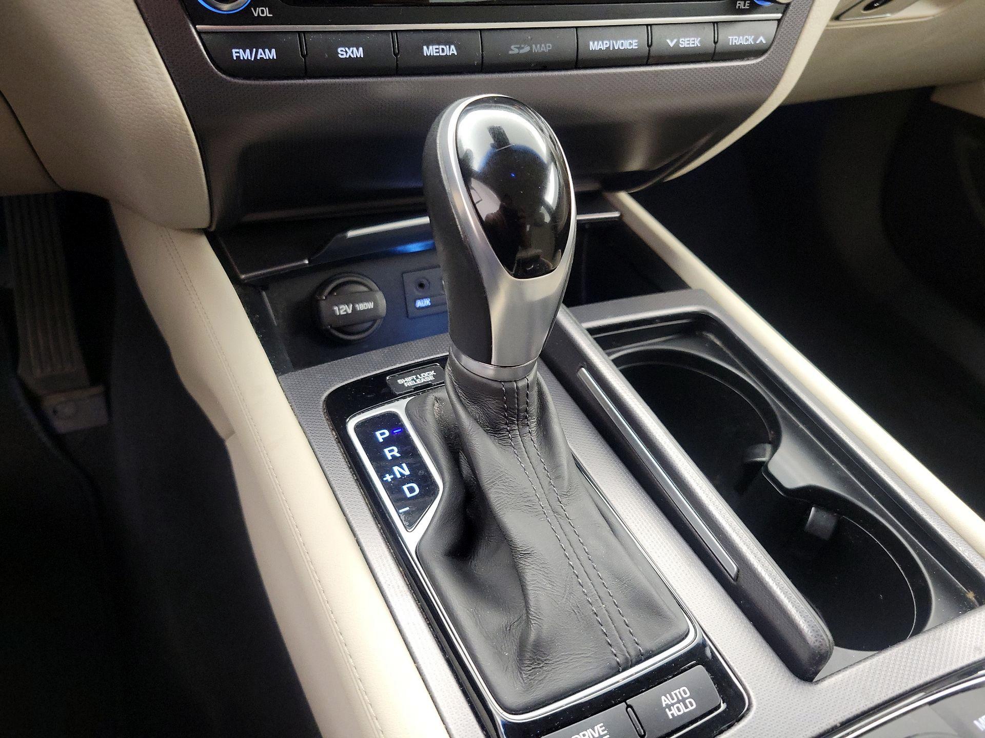 Thumbnail: 2015 Hyundai Genesis - 18
