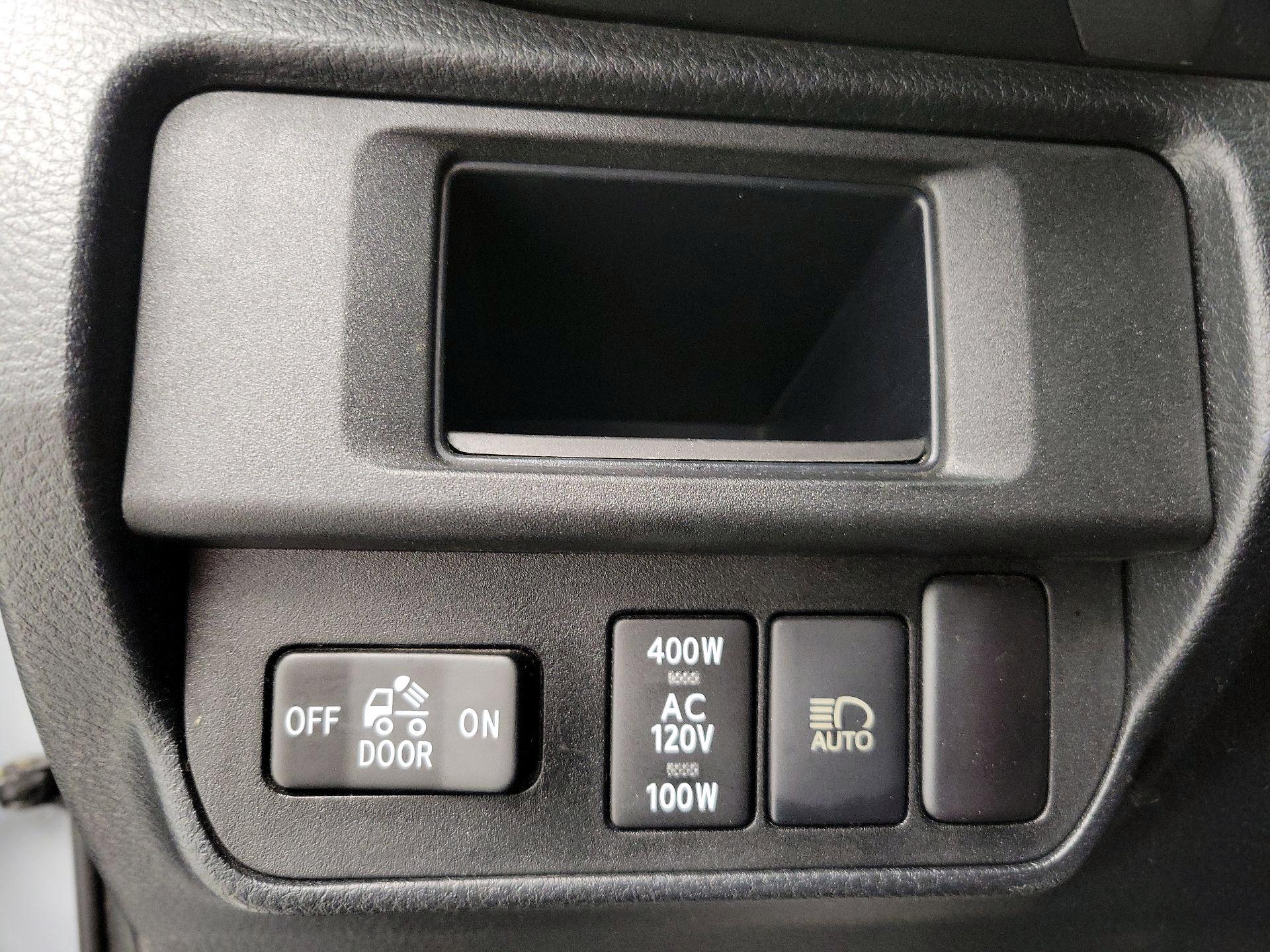 Thumbnail: 2019 Toyota Tacoma - 13