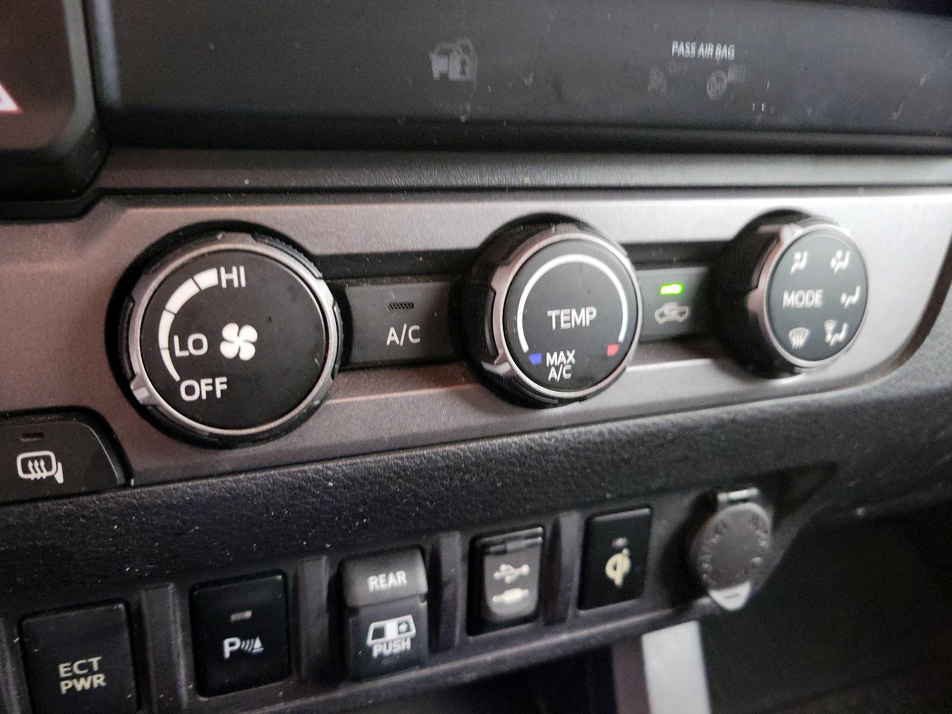Thumbnail: 2019 Toyota Tacoma - 16