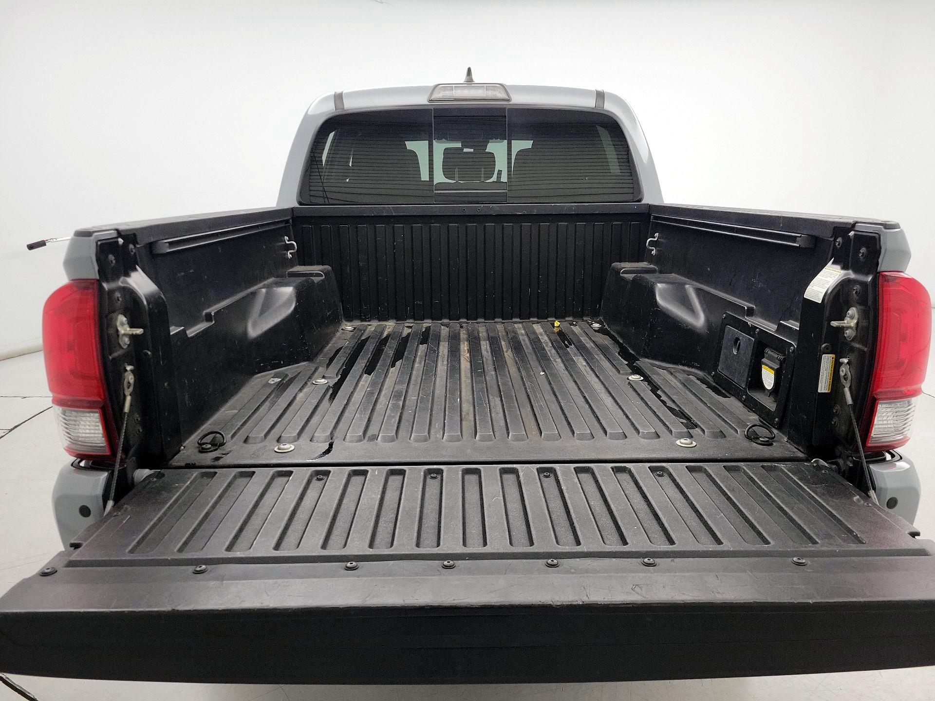 Thumbnail: 2019 Toyota Tacoma - 20