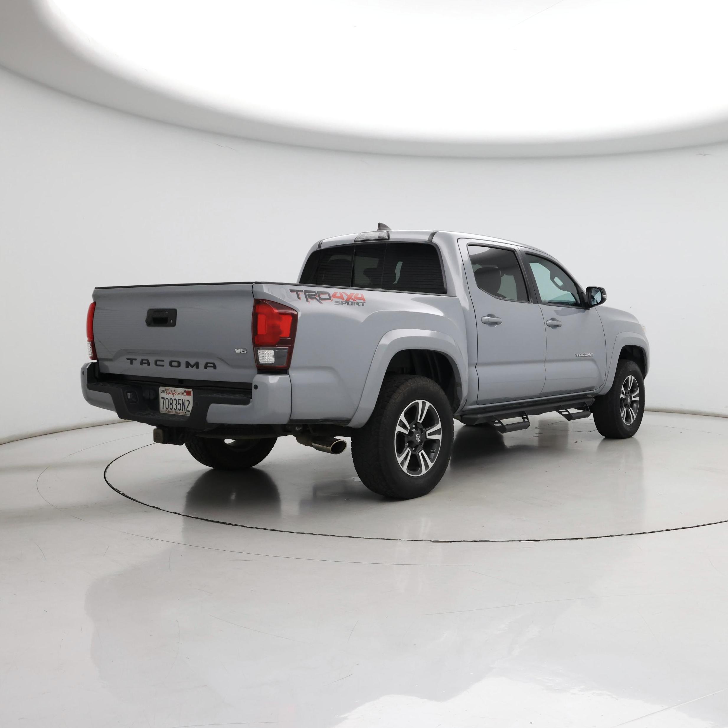 Thumbnail: 2019 Toyota Tacoma - 8