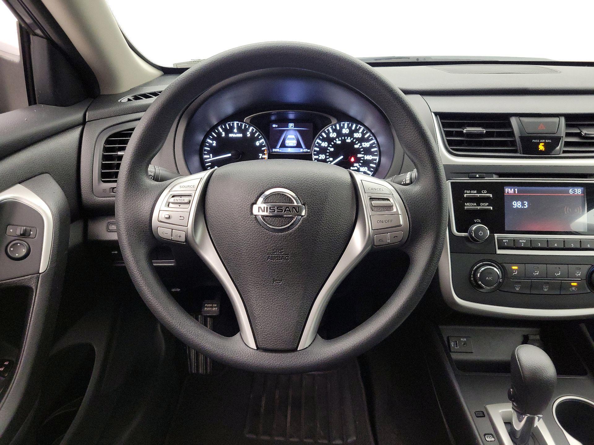 Thumbnail: 2018 Nissan Altima - 10