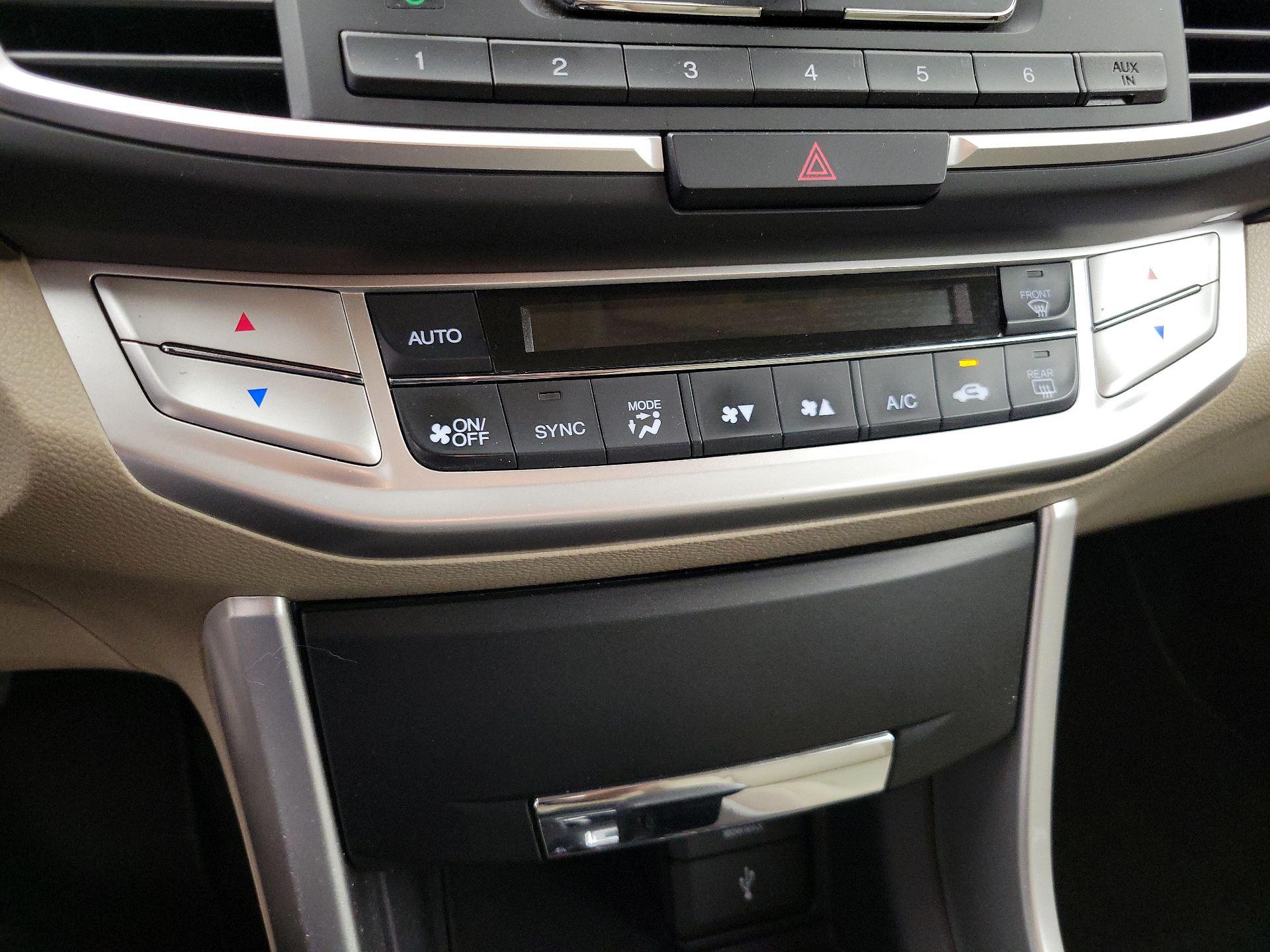 Thumbnail: 2015 Honda Accord - 16