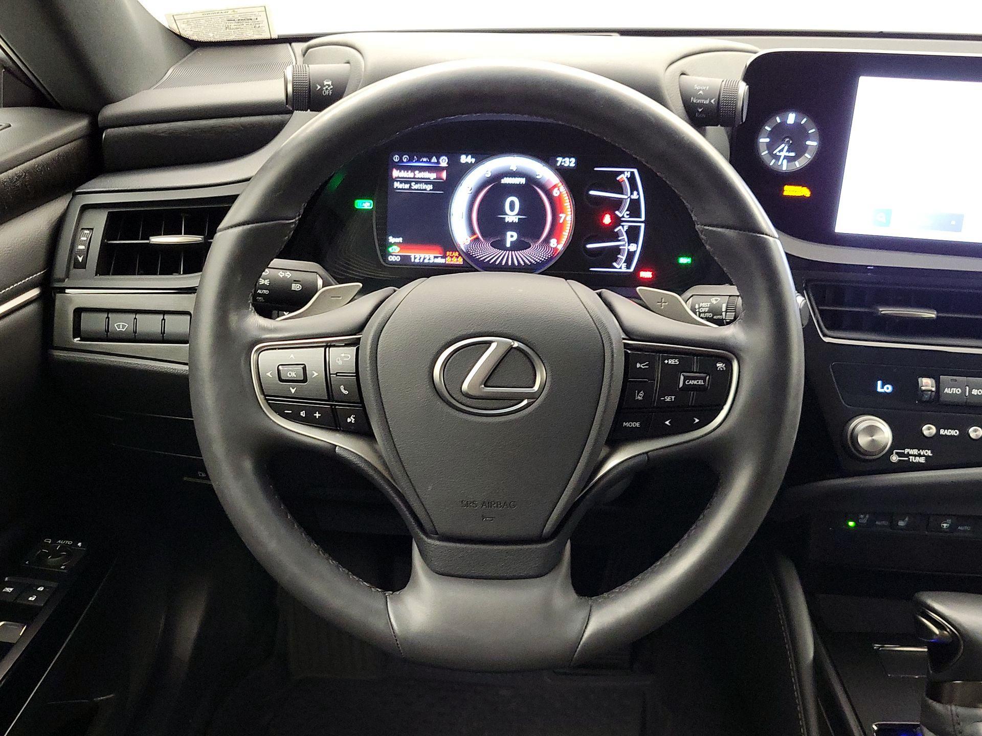 Thumbnail: 2024 Lexus ES - 10