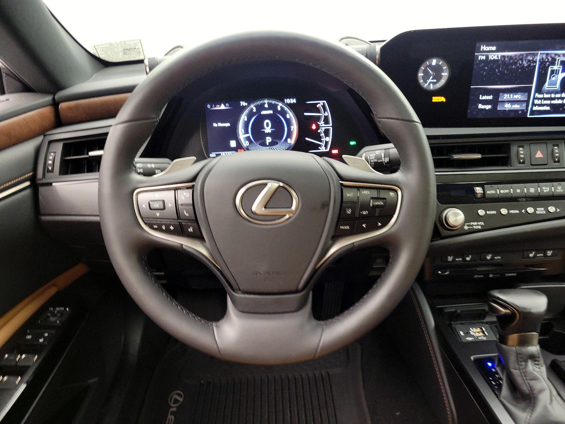 Thumbnail: 2022 Lexus ES - 10