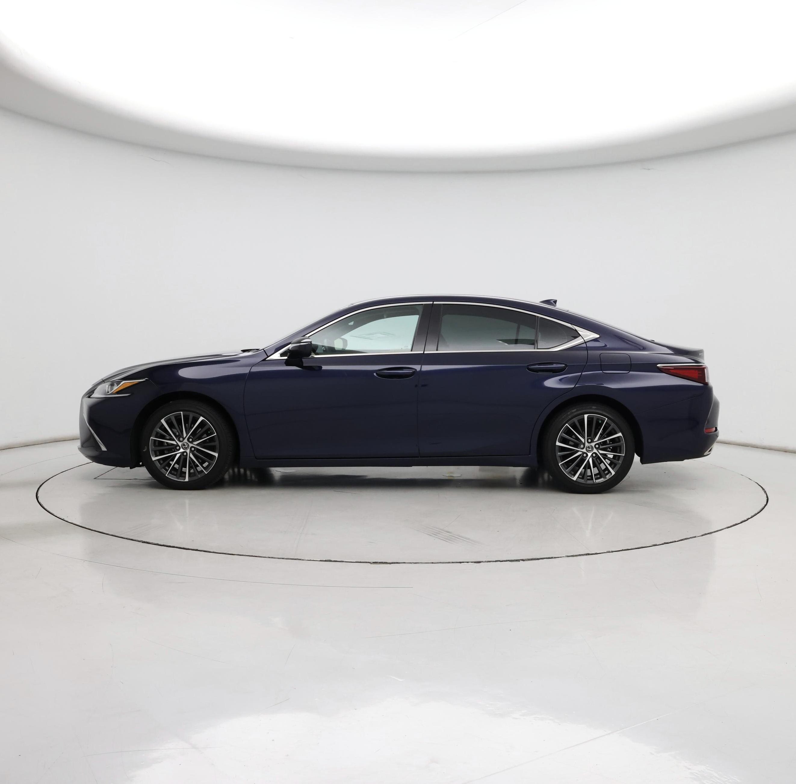 Thumbnail: 2022 Lexus ES - 3
