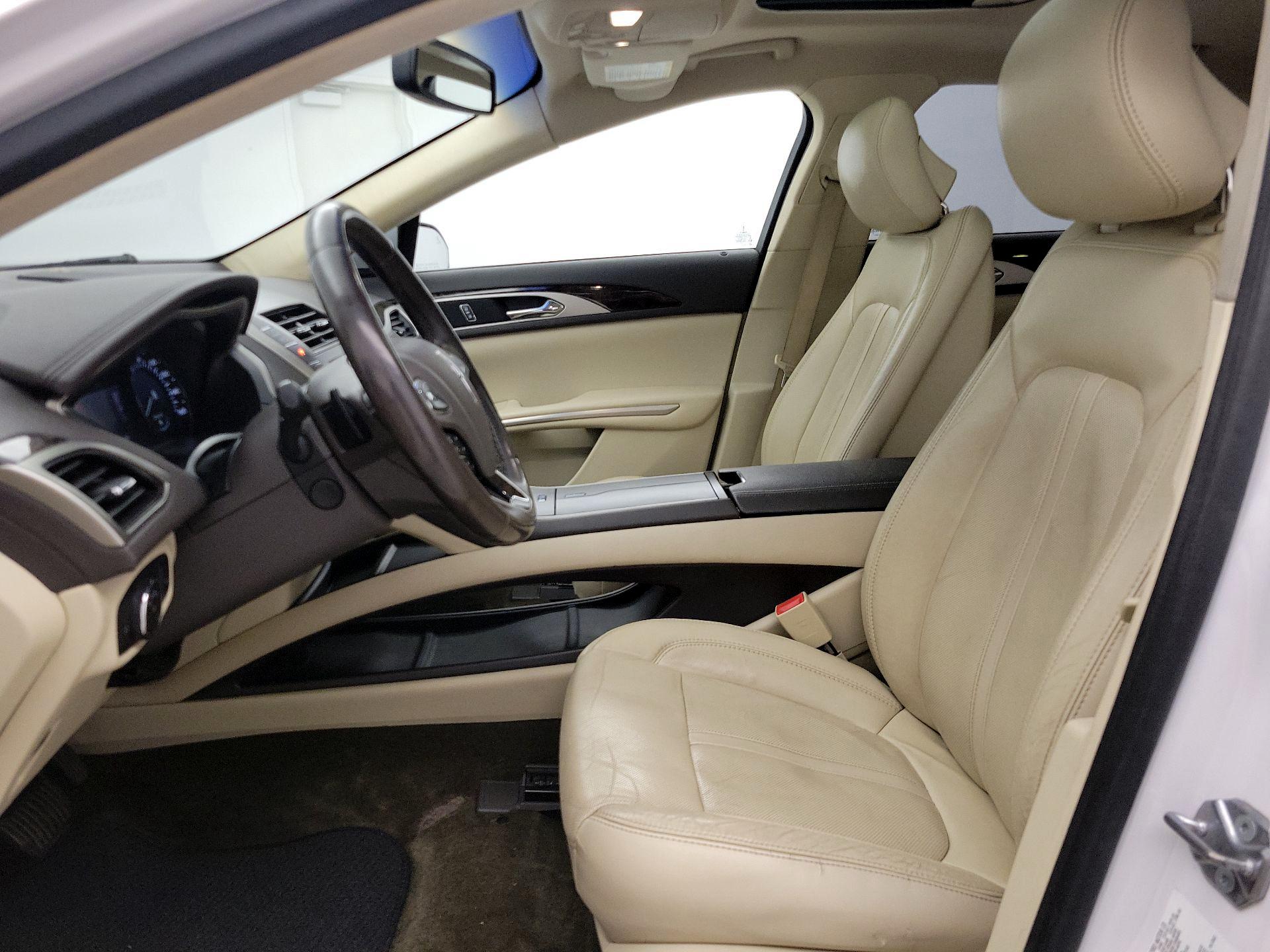 Thumbnail: 2015 Lincoln MKZ - 11