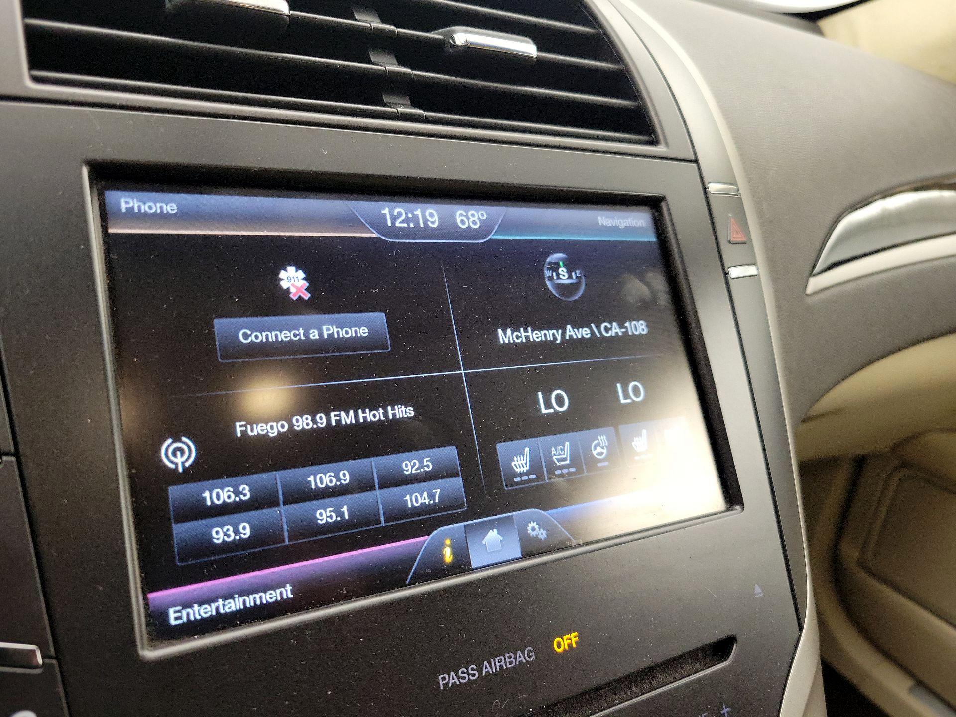 Thumbnail: 2015 Lincoln MKZ - 16
