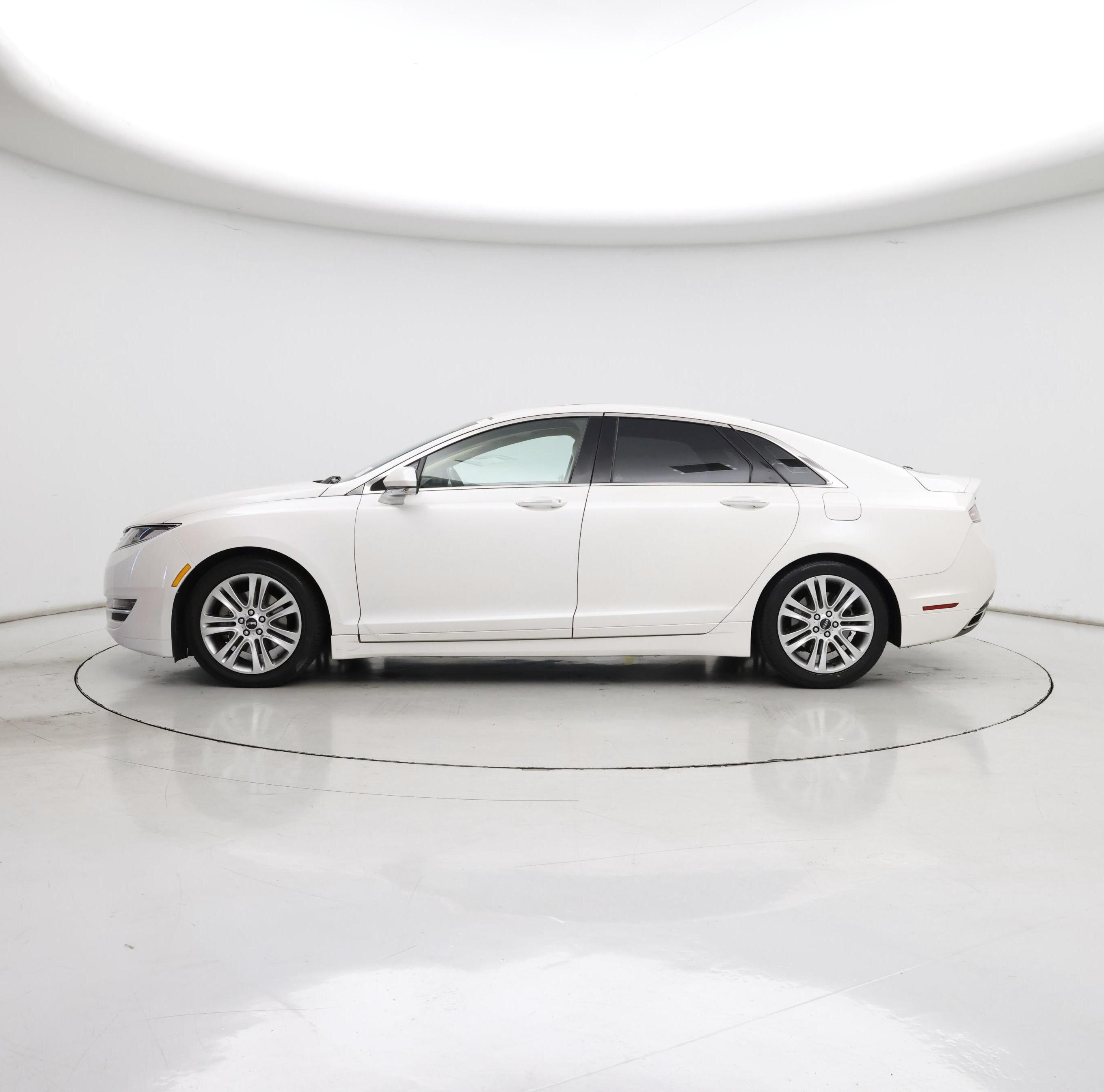 Thumbnail: 2015 Lincoln MKZ - 3