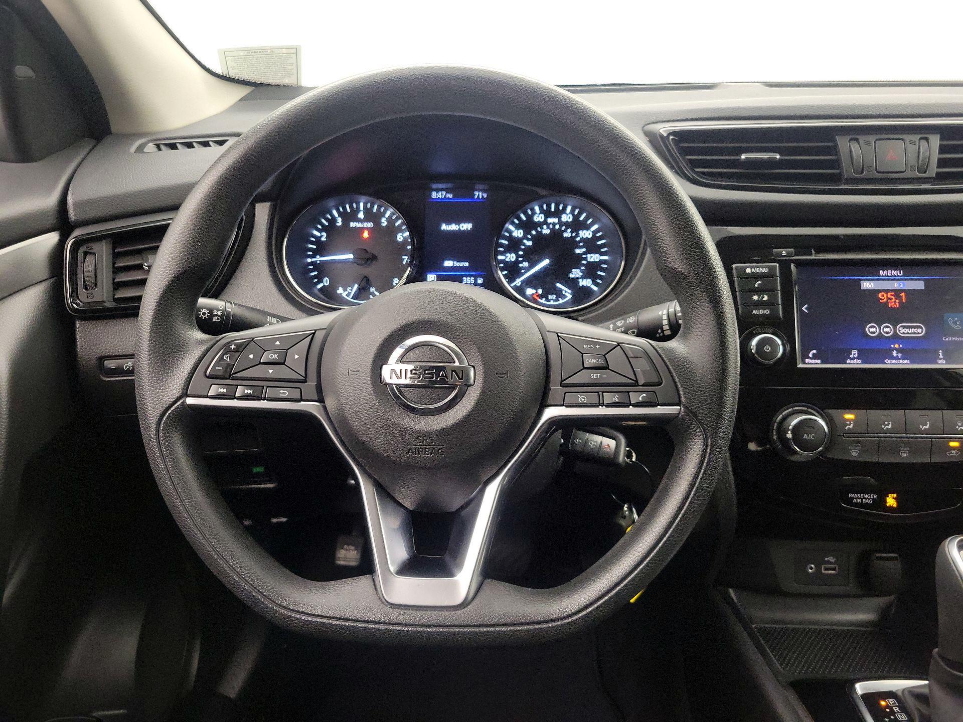 Thumbnail: 2019 Nissan Rogue Sport - 10