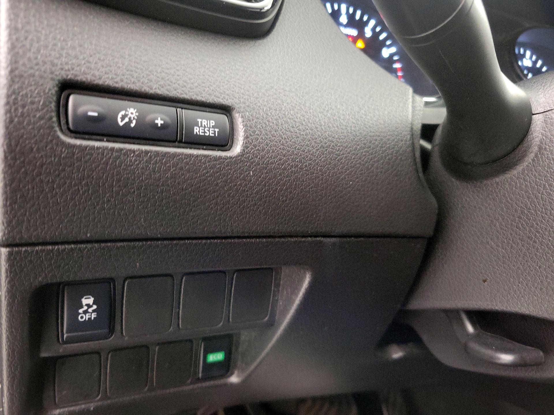 Thumbnail: 2019 Nissan Rogue Sport - 13