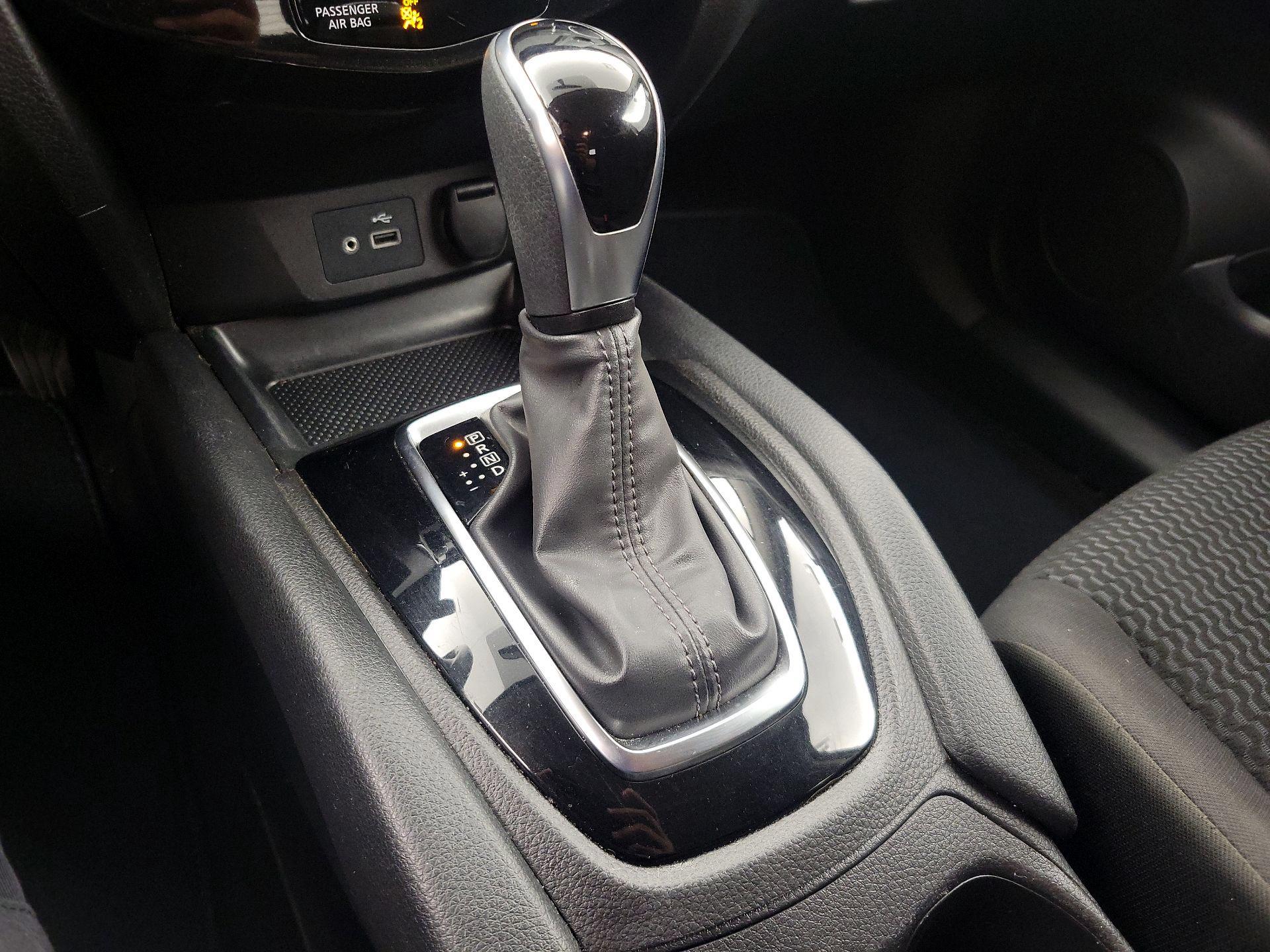 Thumbnail: 2019 Nissan Rogue Sport - 17