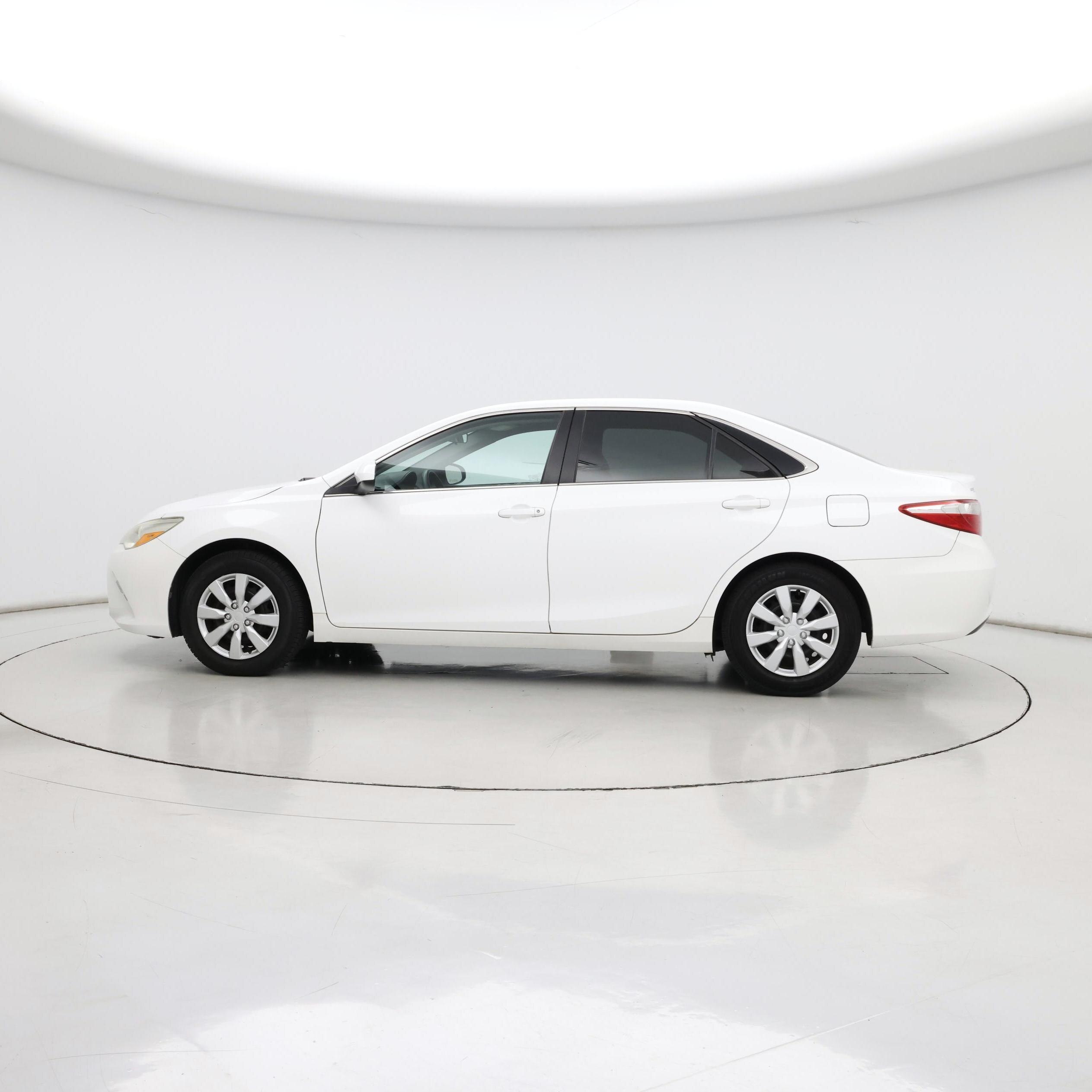 Thumbnail: 2016 Toyota Camry - 3