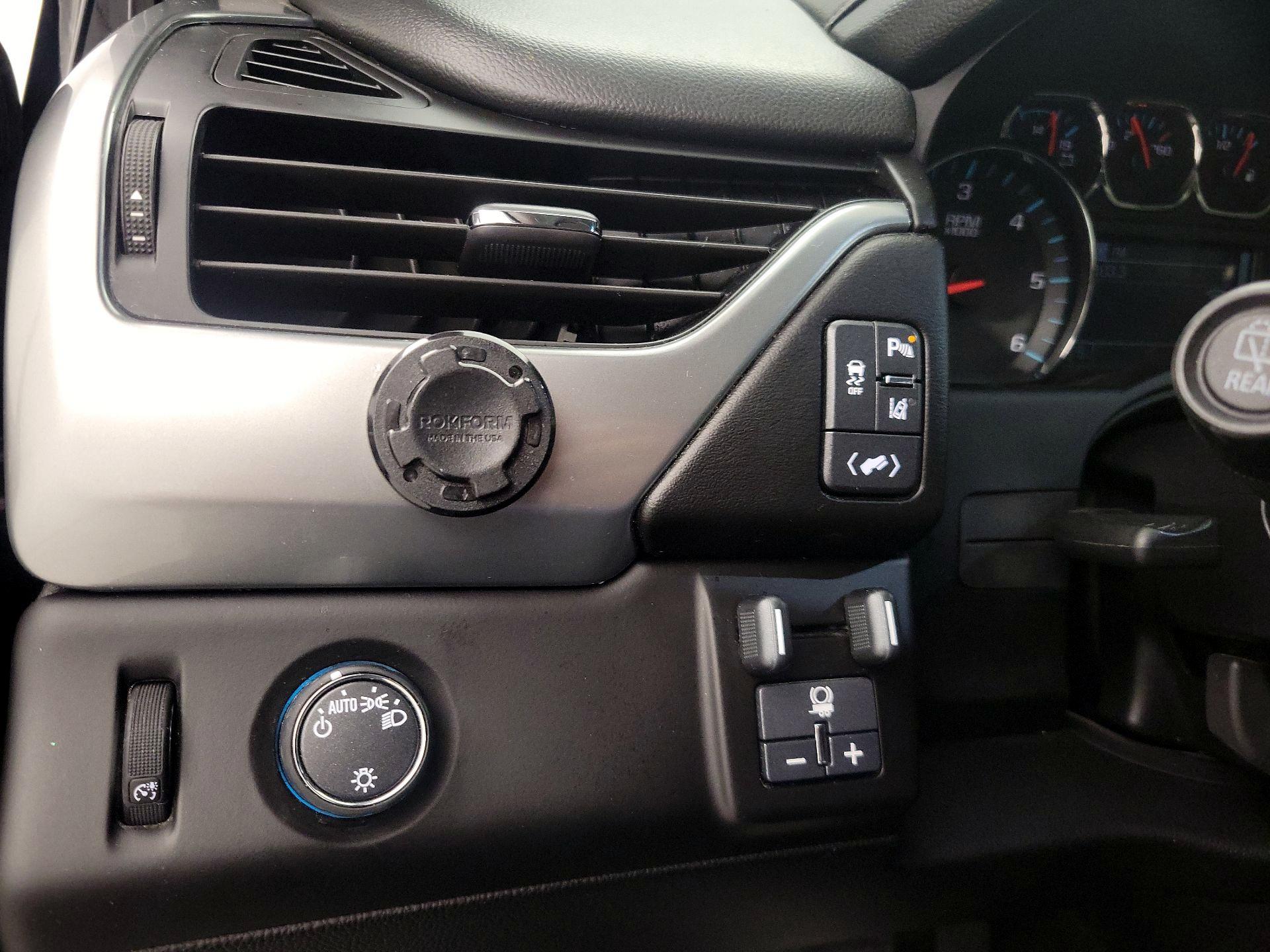 Thumbnail: 2015 Chevrolet Tahoe - 13