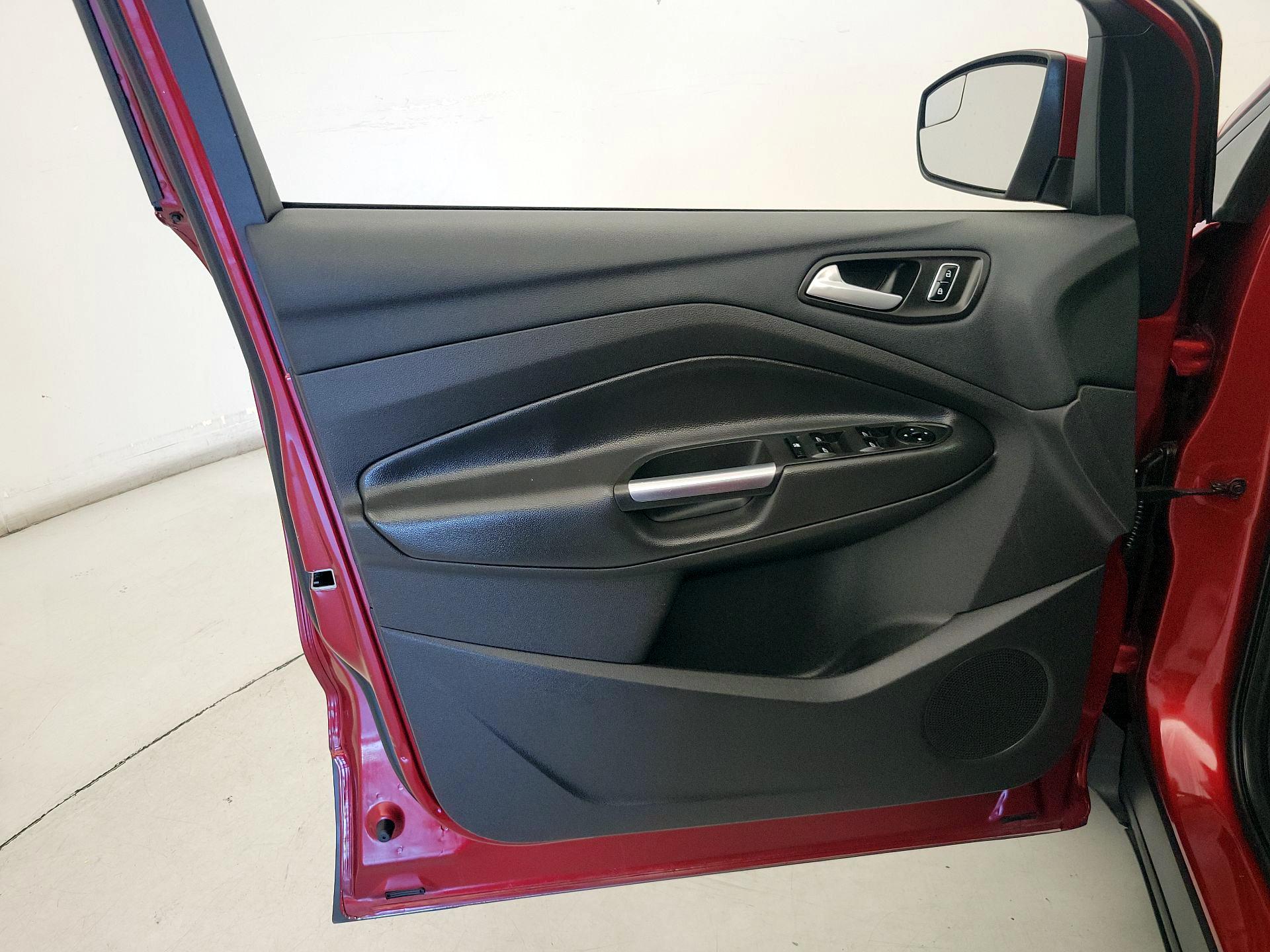 Thumbnail: 2015 Ford Escape - 12