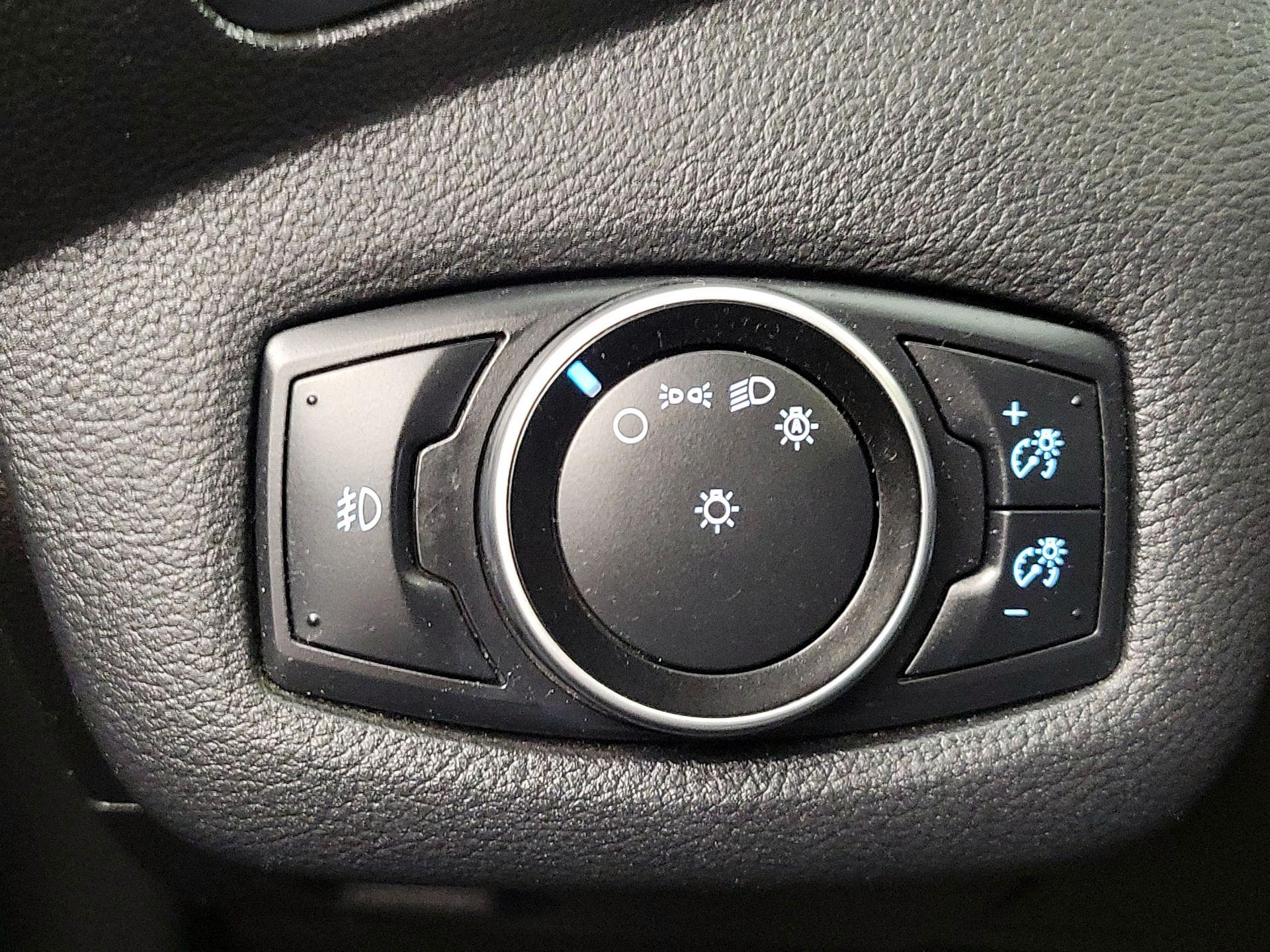 Thumbnail: 2015 Ford Escape - 13