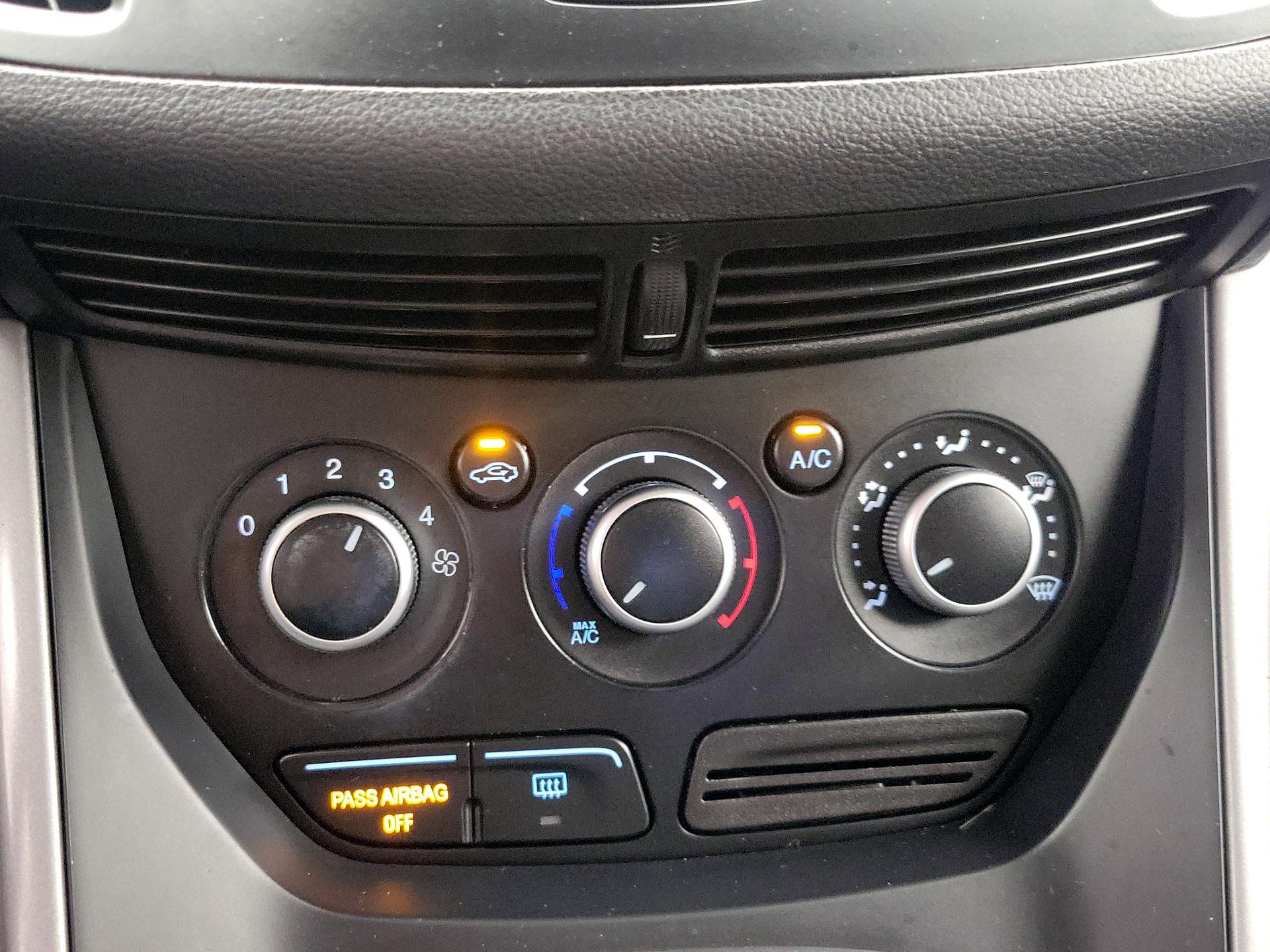 Thumbnail: 2015 Ford Escape - 16