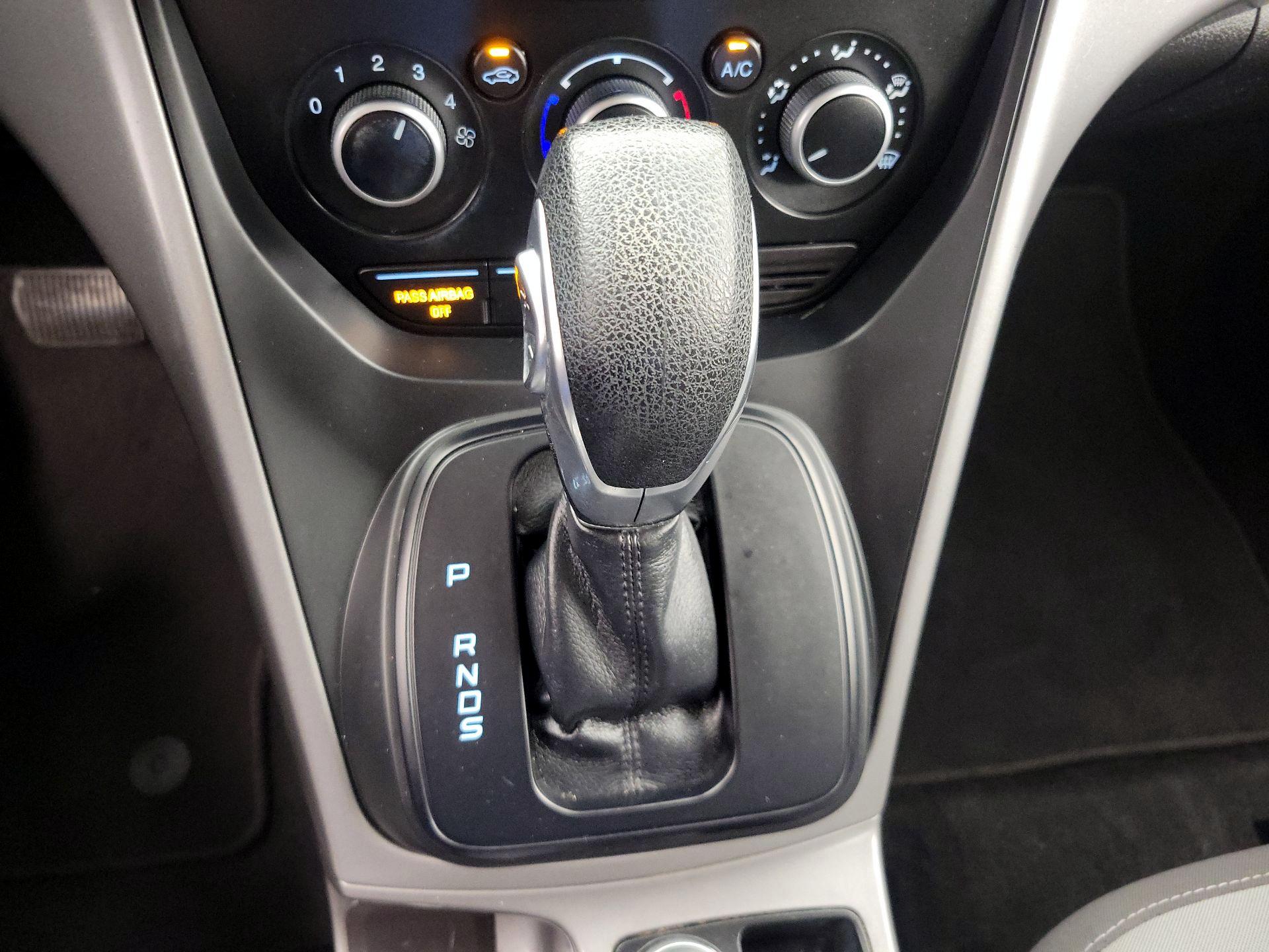 Thumbnail: 2015 Ford Escape - 17