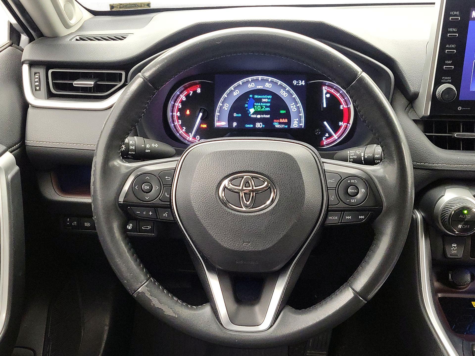 Thumbnail: 2022 Toyota RAV4 - 10