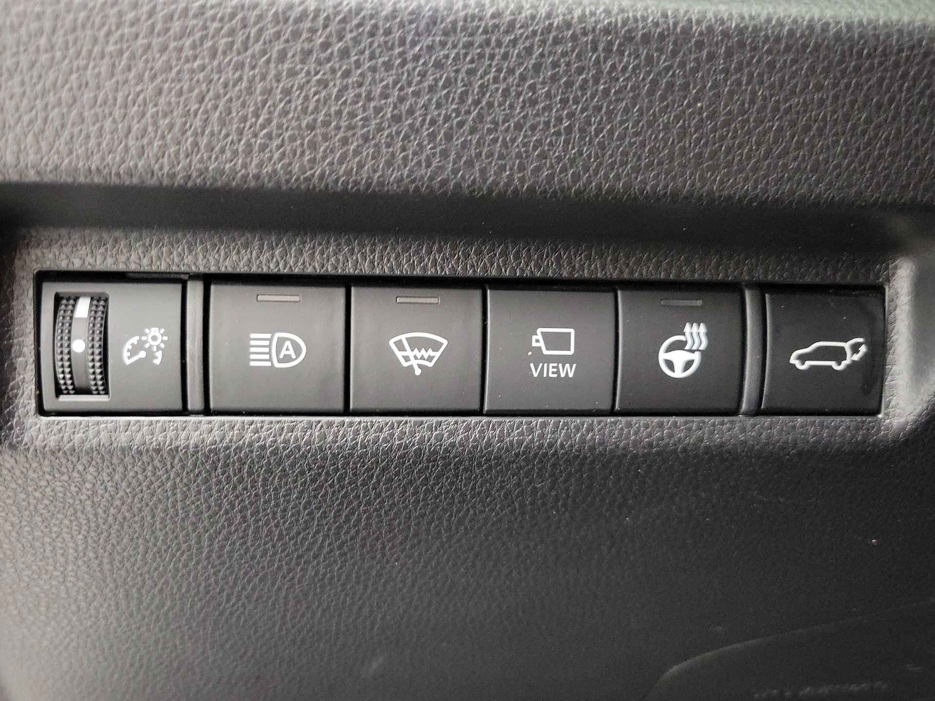Thumbnail: 2022 Toyota RAV4 - 13