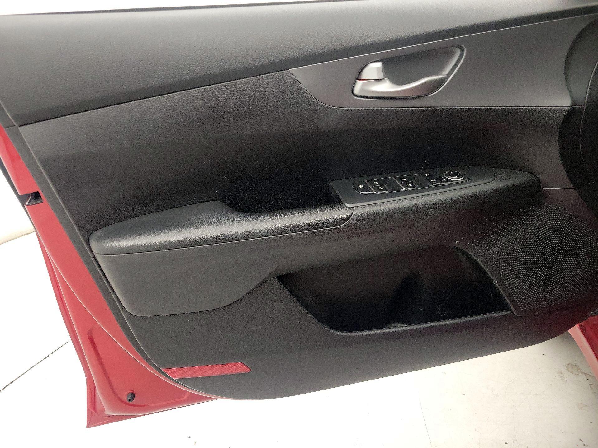 Thumbnail: 2019 Kia Forte - 12