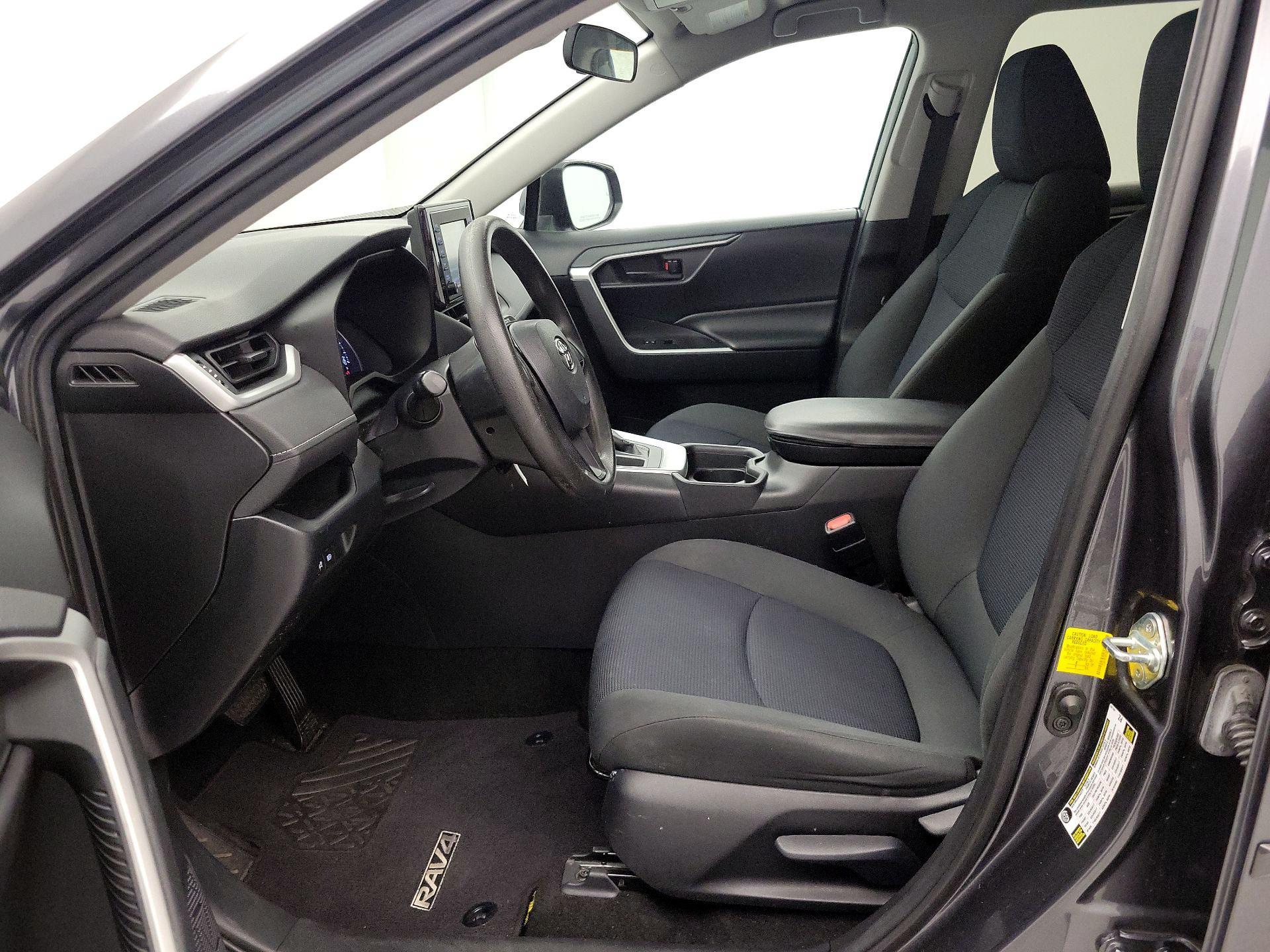 Thumbnail: 2019 Toyota RAV4 - 11
