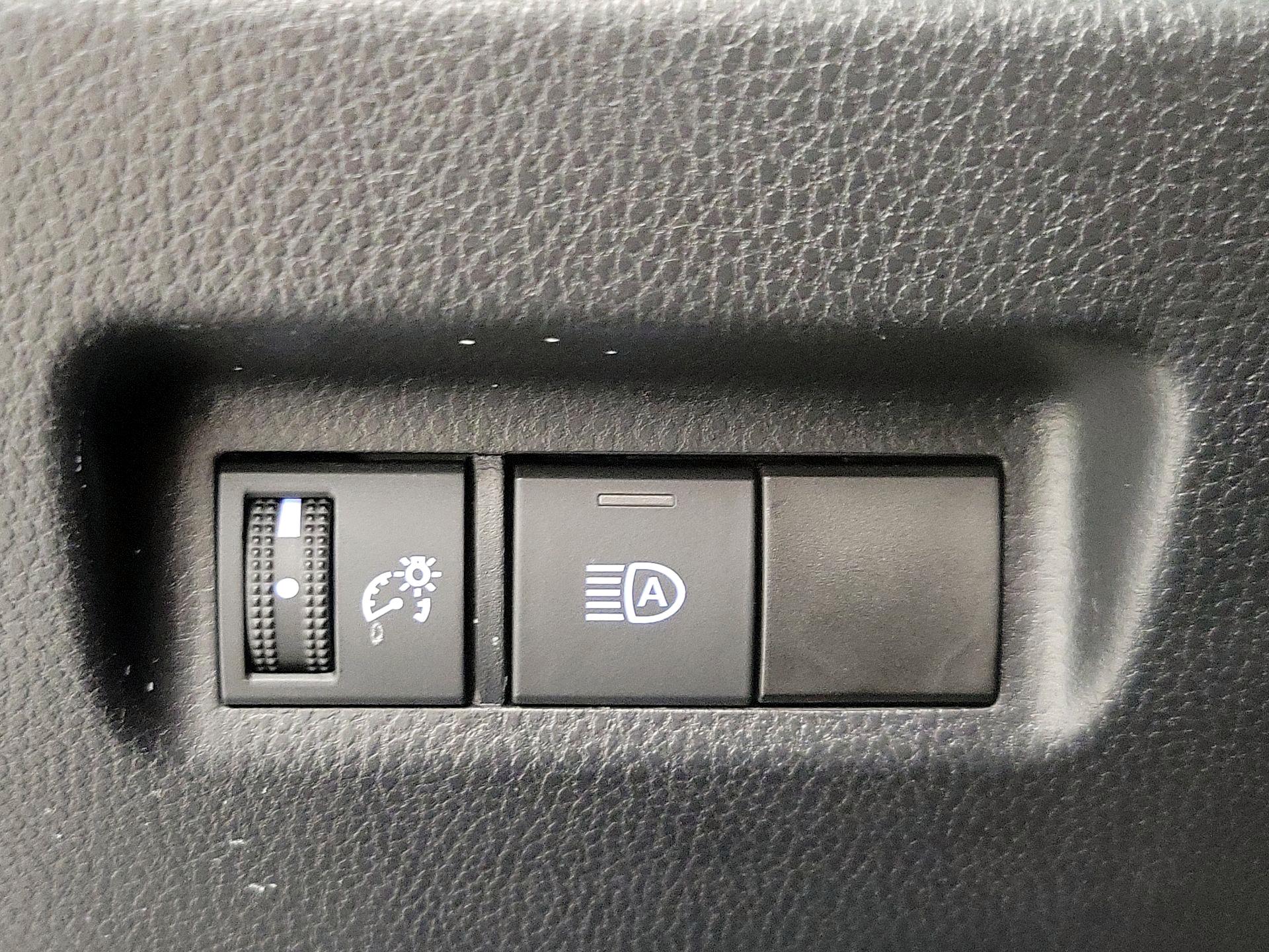 Thumbnail: 2019 Toyota RAV4 - 13
