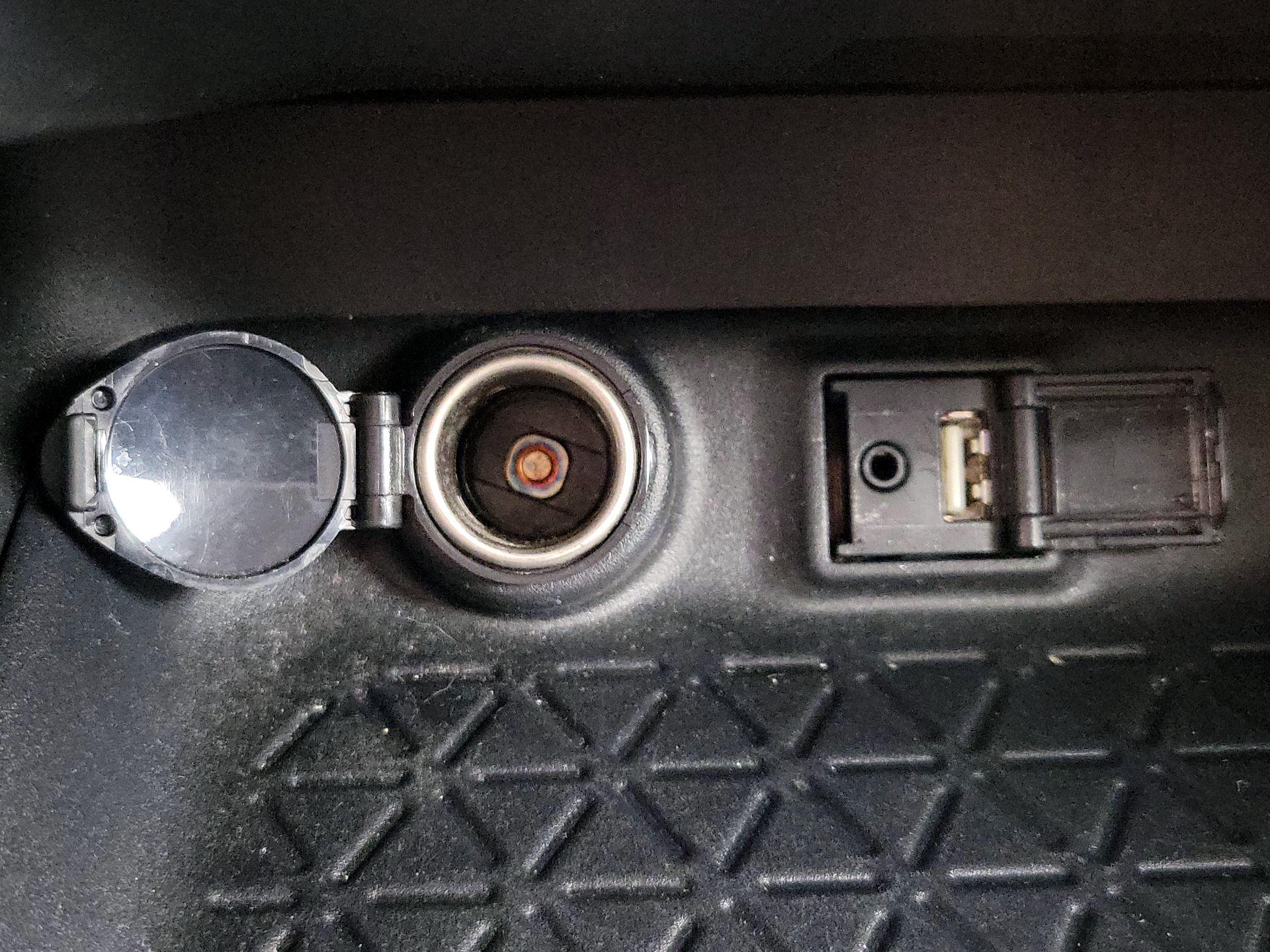 Thumbnail: 2019 Toyota RAV4 - 18