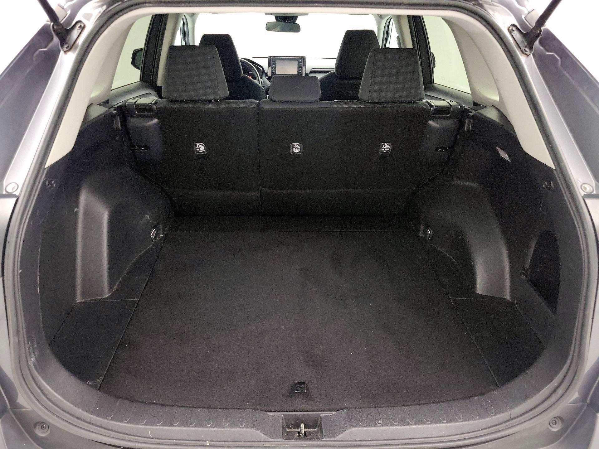 Thumbnail: 2019 Toyota RAV4 - 20