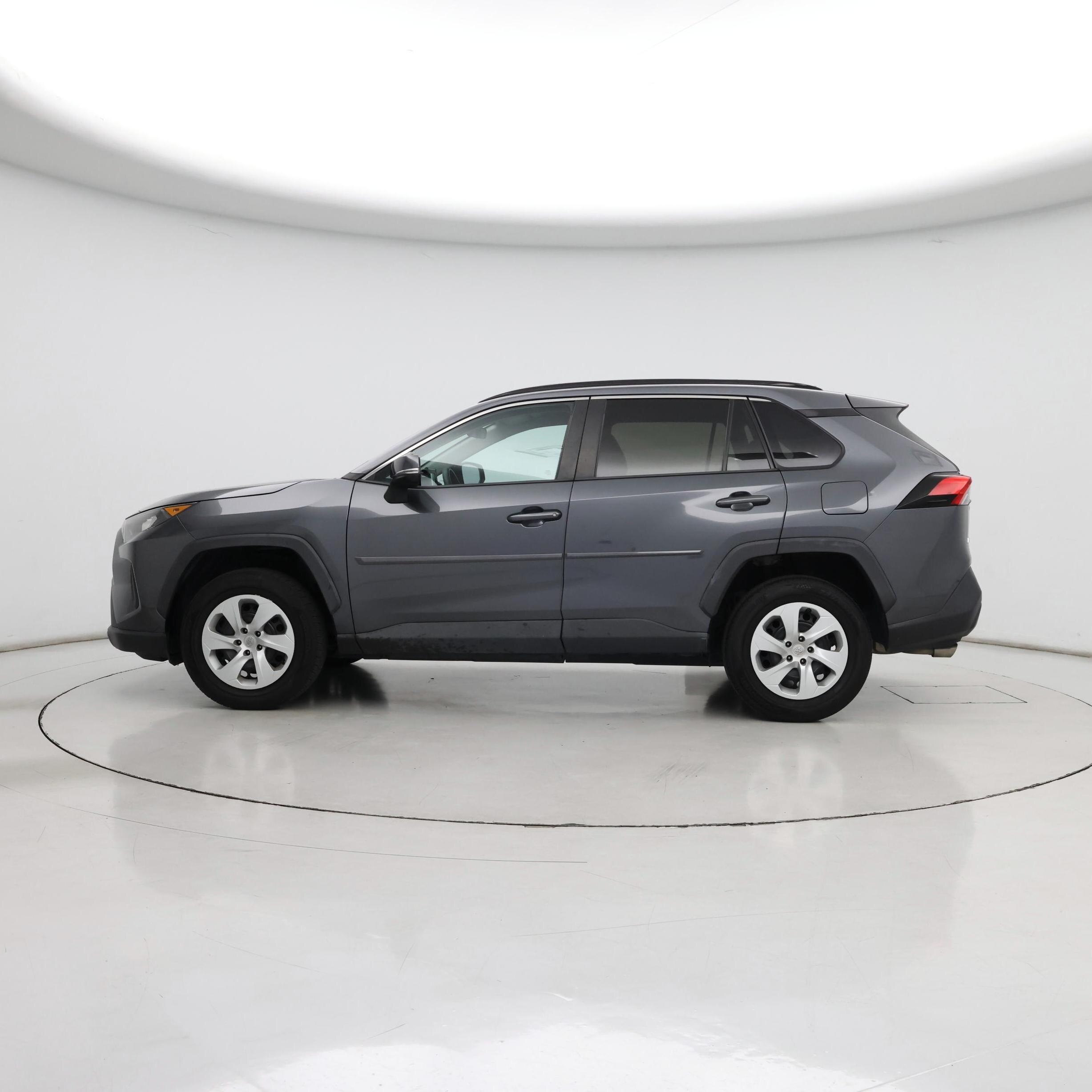 Thumbnail: 2019 Toyota RAV4 - 3