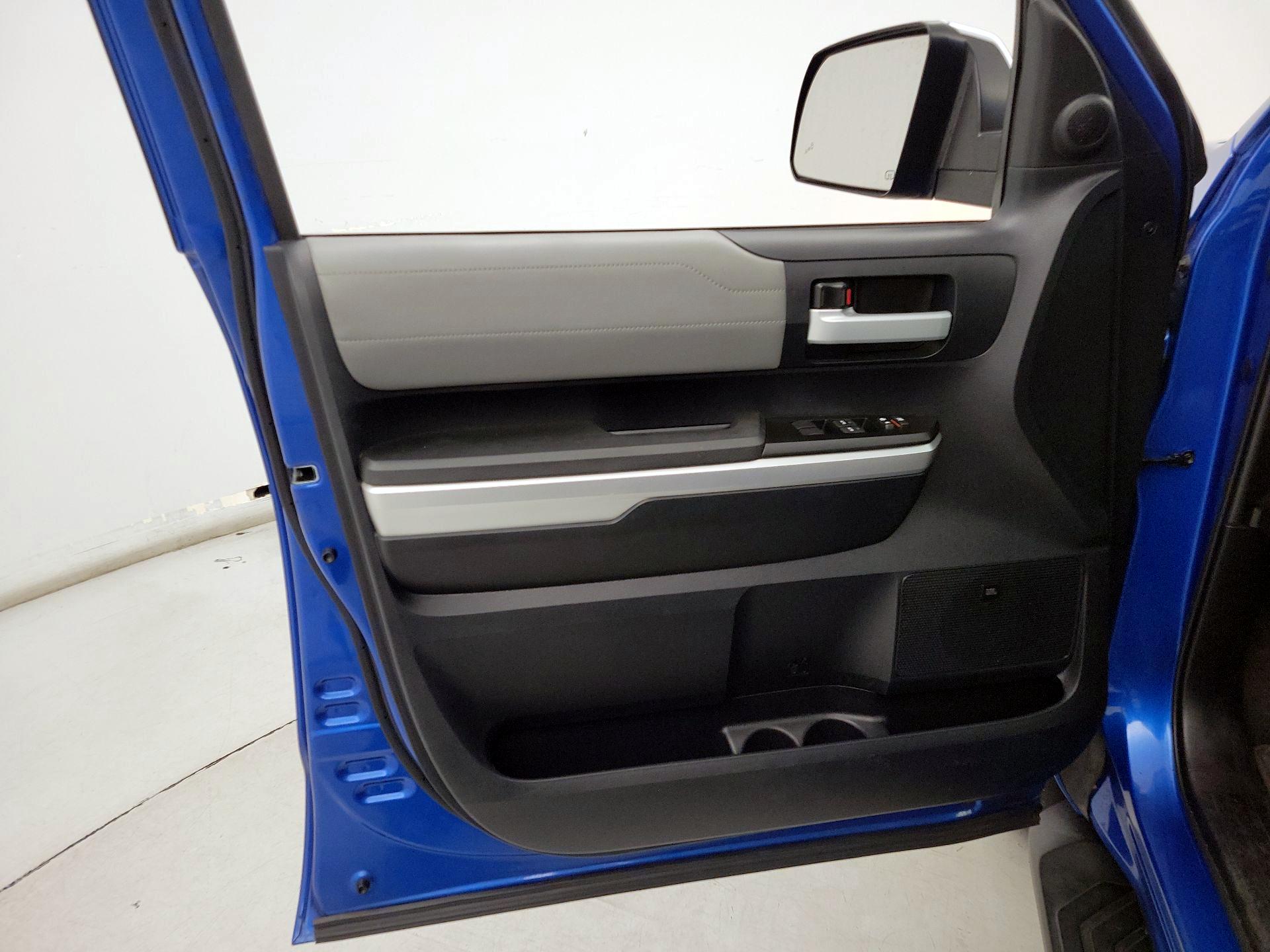 Thumbnail: 2016 Toyota Tundra - 12