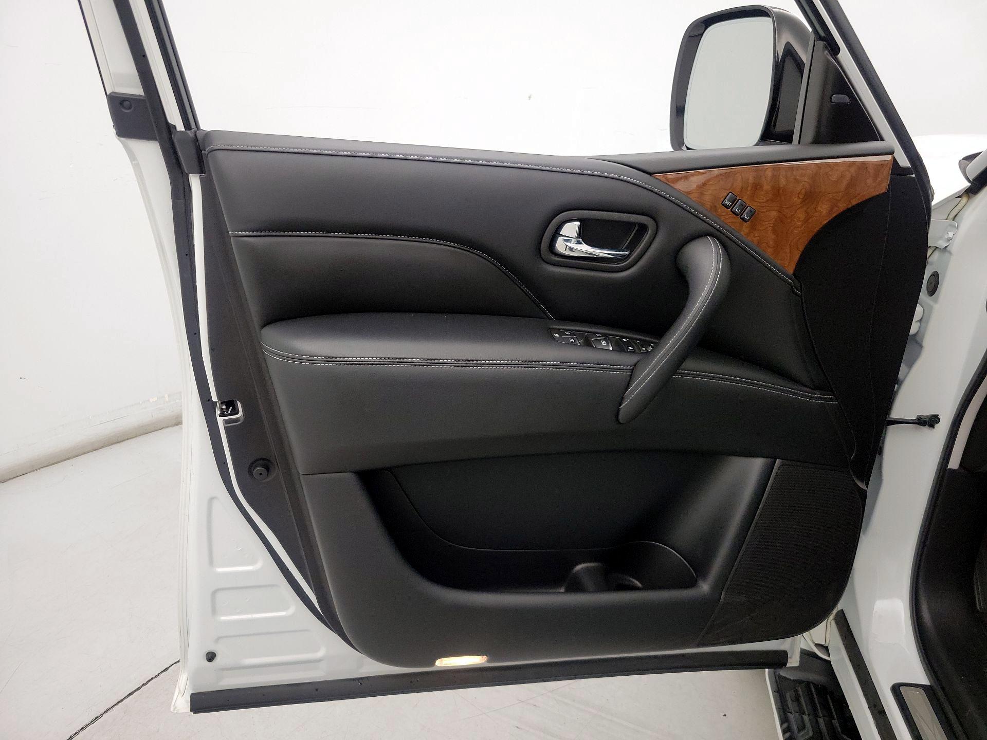 Thumbnail: 2019 INFINITI QX80 - 12