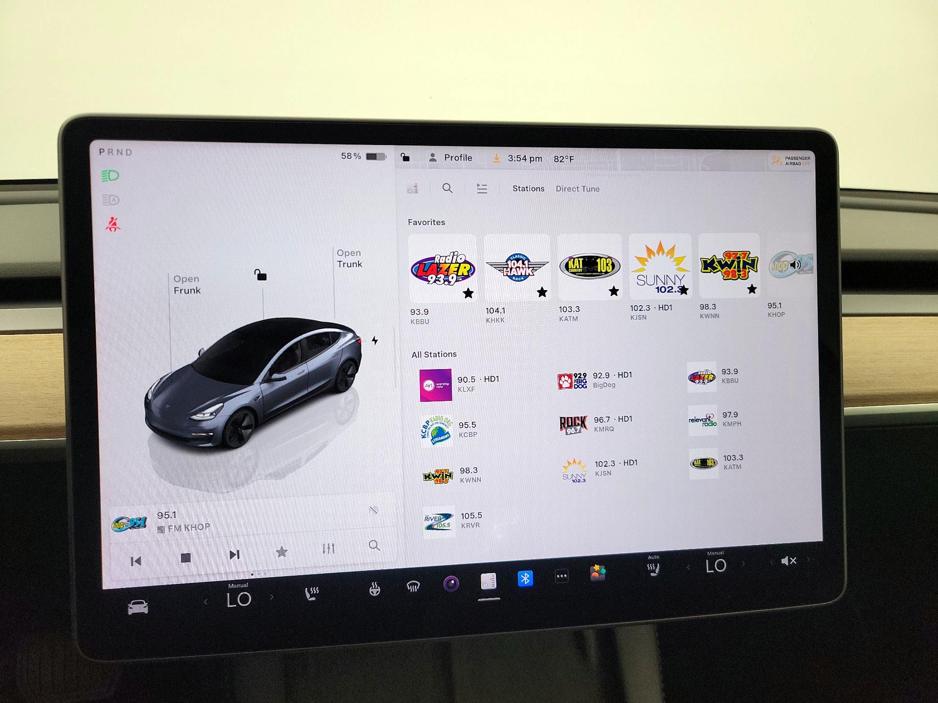 Thumbnail: 2022 Tesla Model 3 - 15