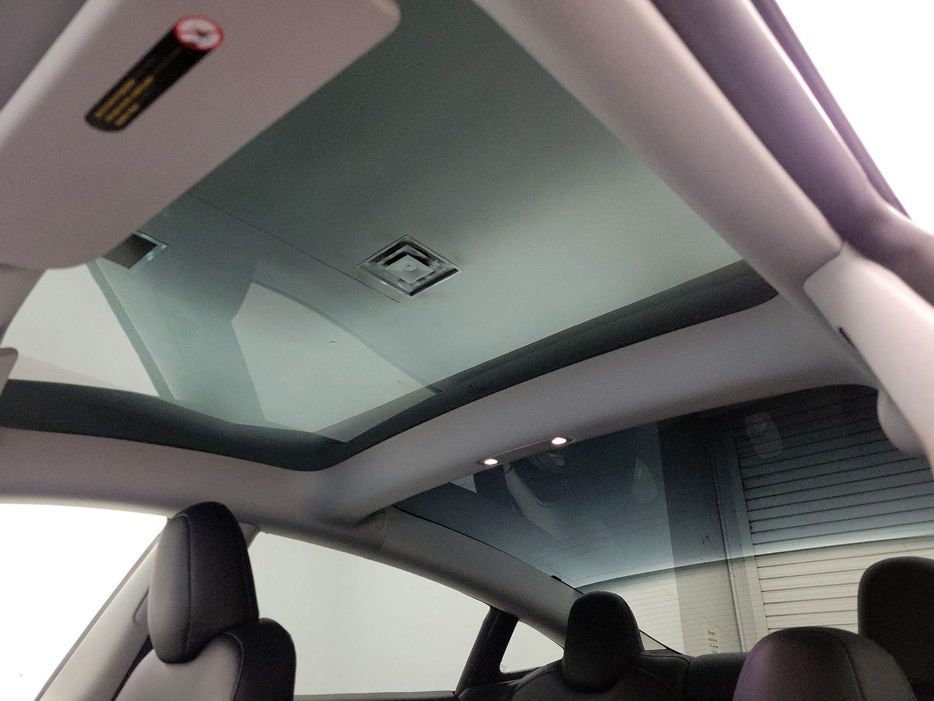 Thumbnail: 2022 Tesla Model 3 - 19