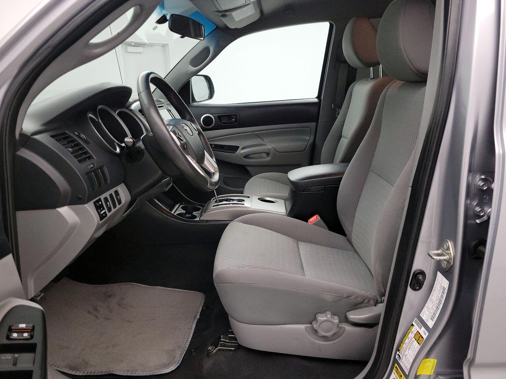 Thumbnail: 2014 Toyota Tacoma - 11